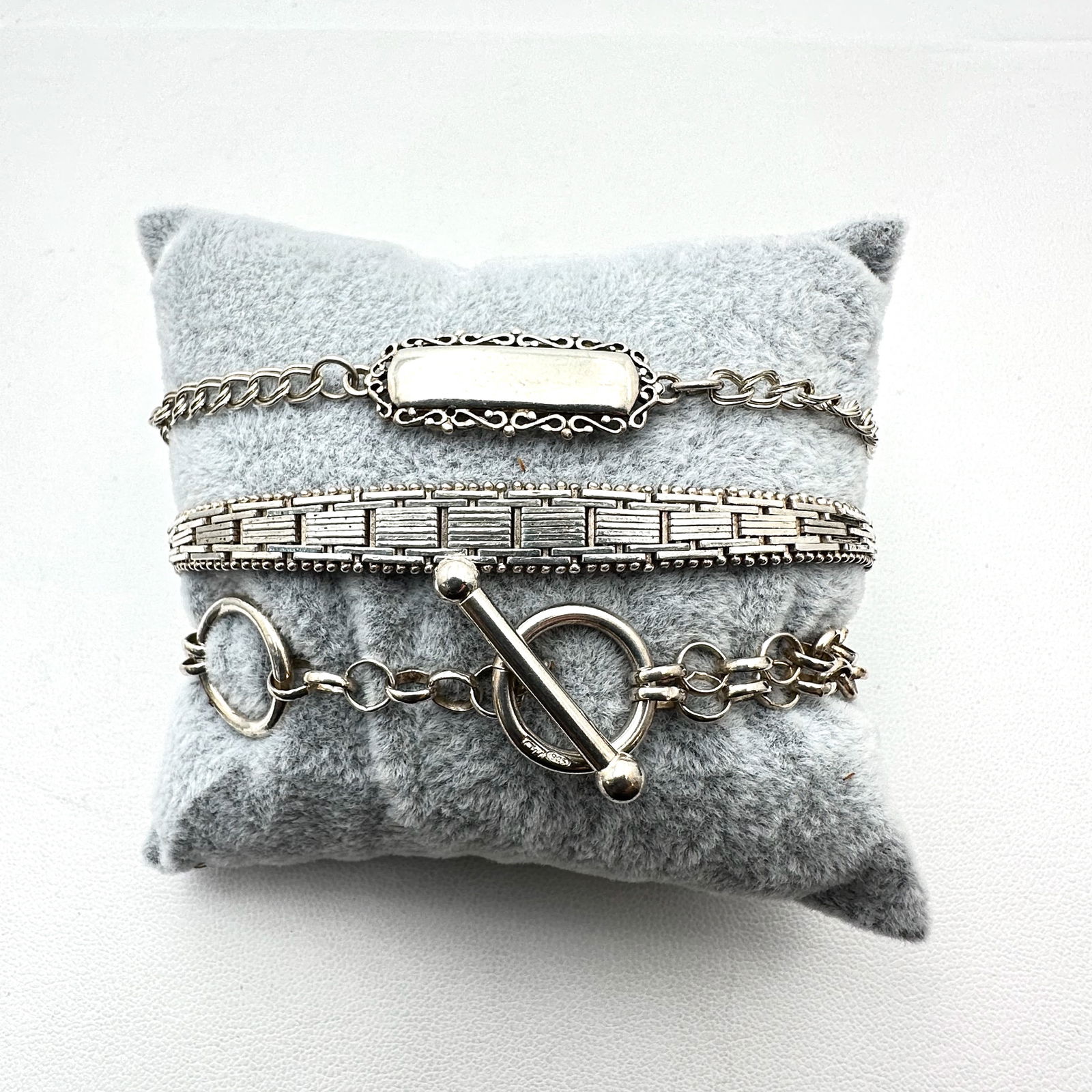 Group Sterling Silver Bracelets Weight 24 Grams: Group Sterling Silver Bracelets Weight 24 Grams