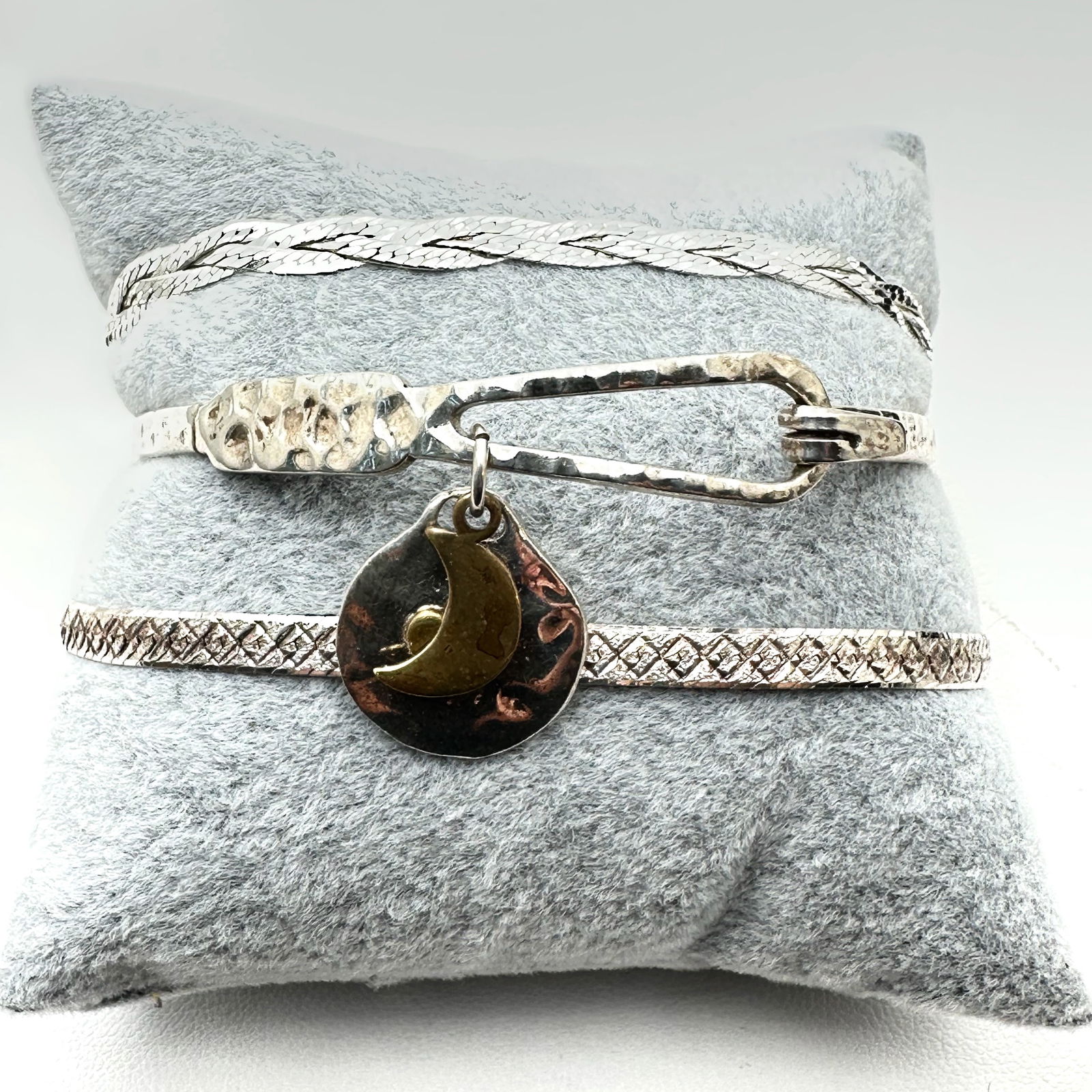 Group Sterling Silver Bracelets Bangles Weight 23 Grams: Group Sterling Silver Bracelets Bangles Weight 23 Grams