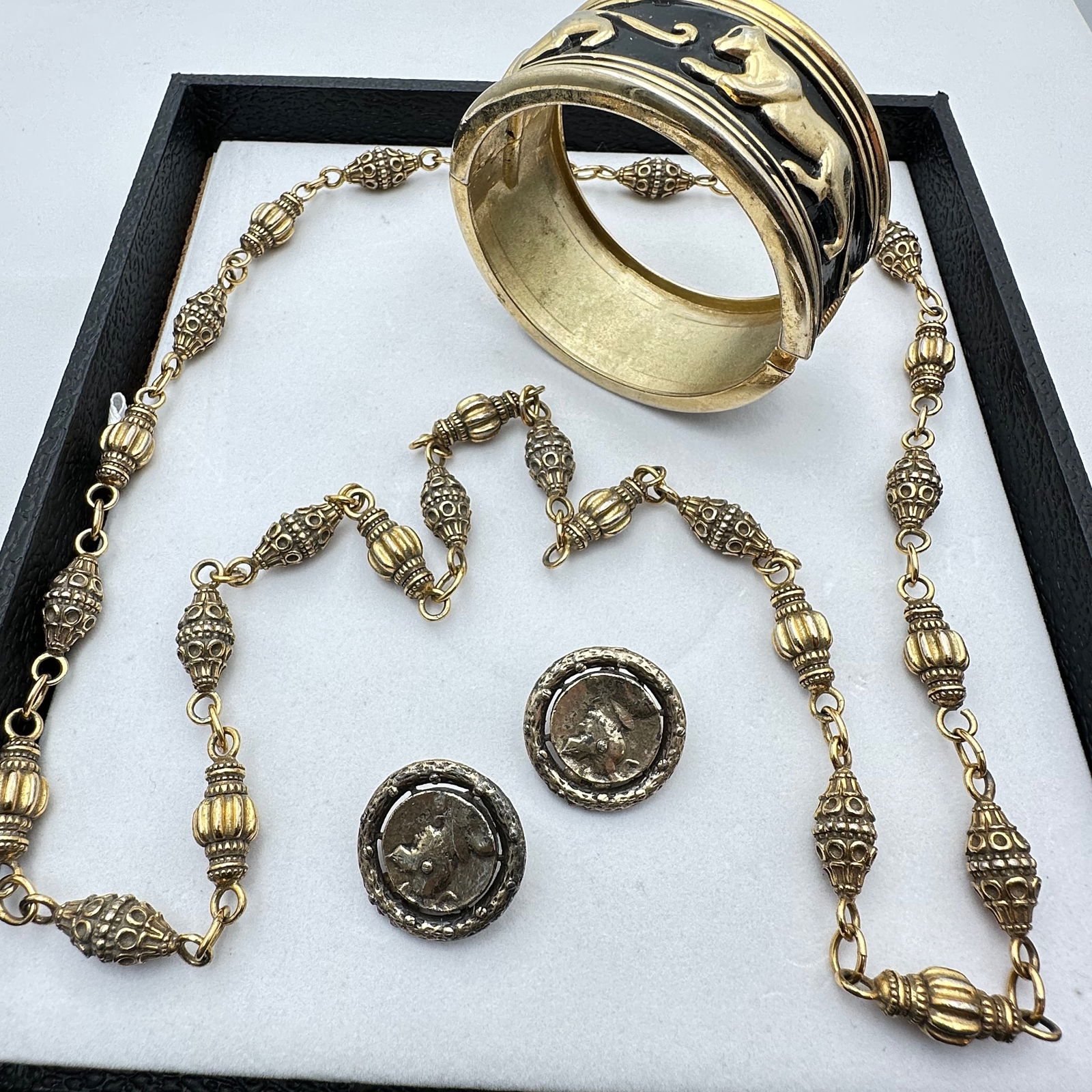 Vintage Jewelry Group Jaguar Hinged Bangle Bracelet Coin Earrings Clip Heavy Gold Tone Necklace (1 of 2)
