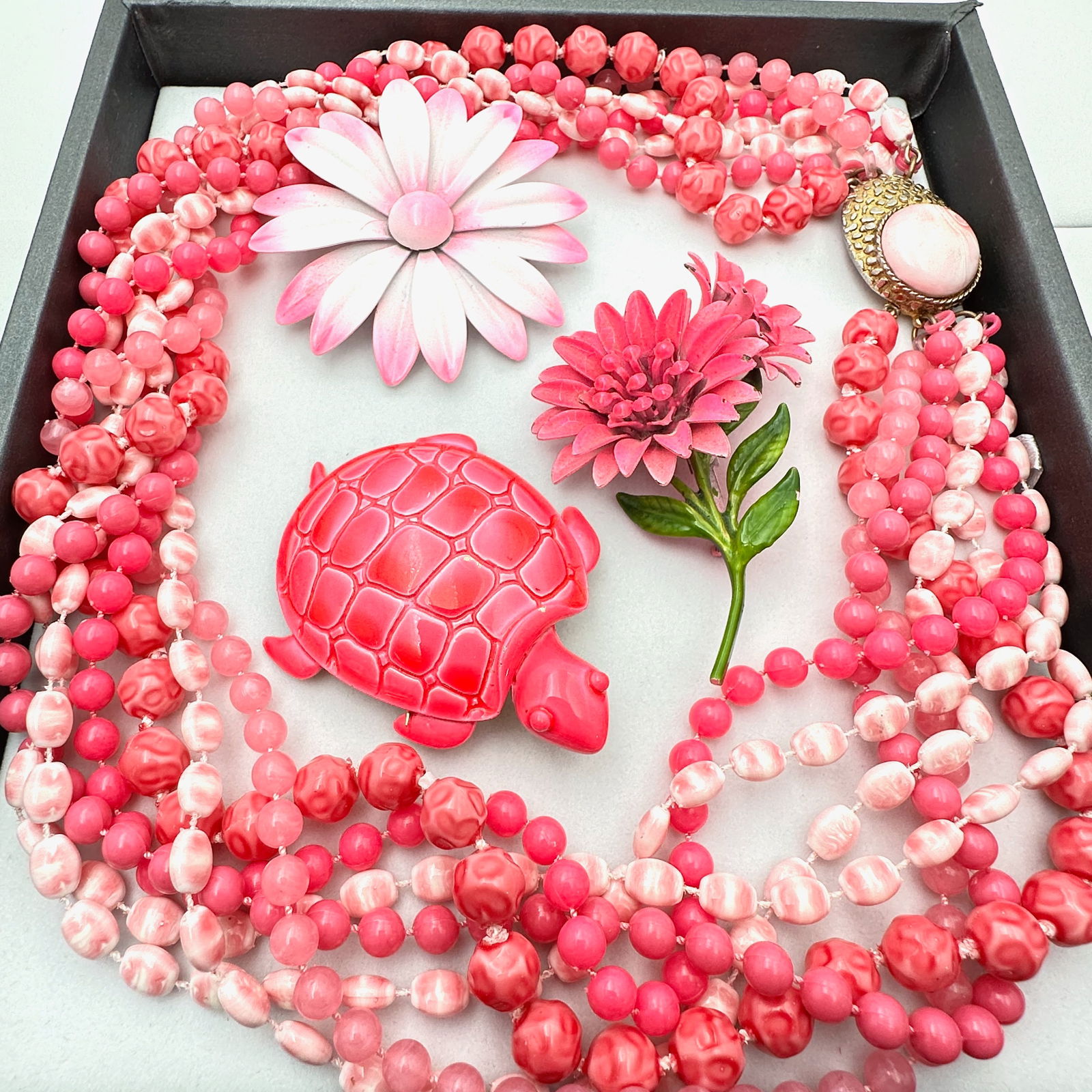 Vintage Jewelry Group Retro Pink Enamel Flowers Turtle Brooch Multi Strand Lucite Necklace: Vintage Jewelry Group Retro Pink Enamel Flowers Turtle Brooch Multi Strand Lucite Necklace