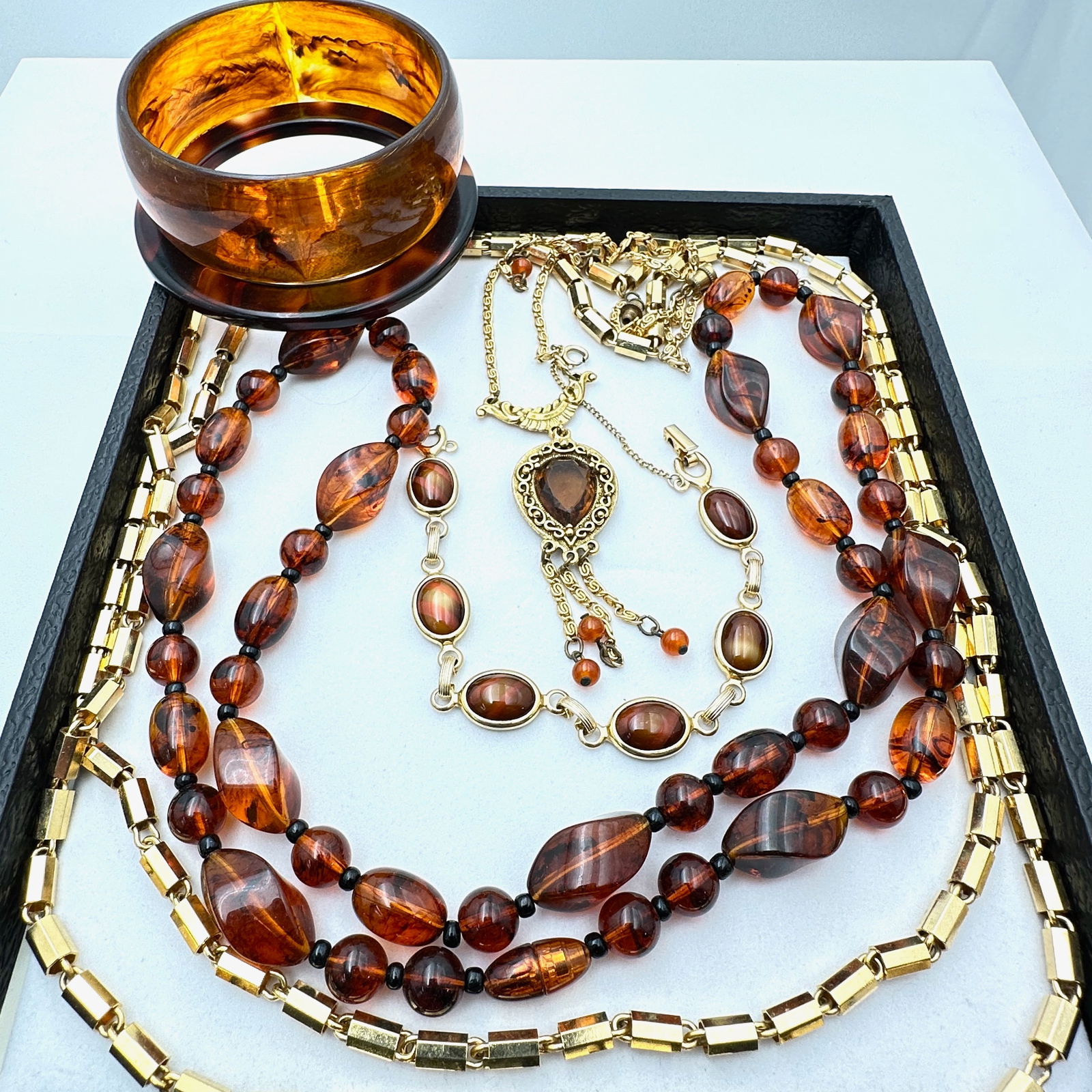 Vintage Jewelry Group Amber Colored Beads Gold Tone Necklaces Bracelets Bangles: Vintage Jewelry Group Amber Colored Beads Gold Tone Necklaces Bracelets Bangles