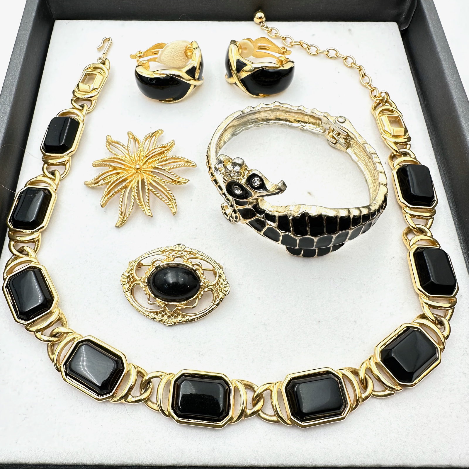Jewelry Group Black Enamel Gold Tone Necklace Sea Horse Bangle Bracelet Brooches: Jewelry Group Black Enamel Gold Tone Necklace Sea Horse Bangle Bracelet Brooches