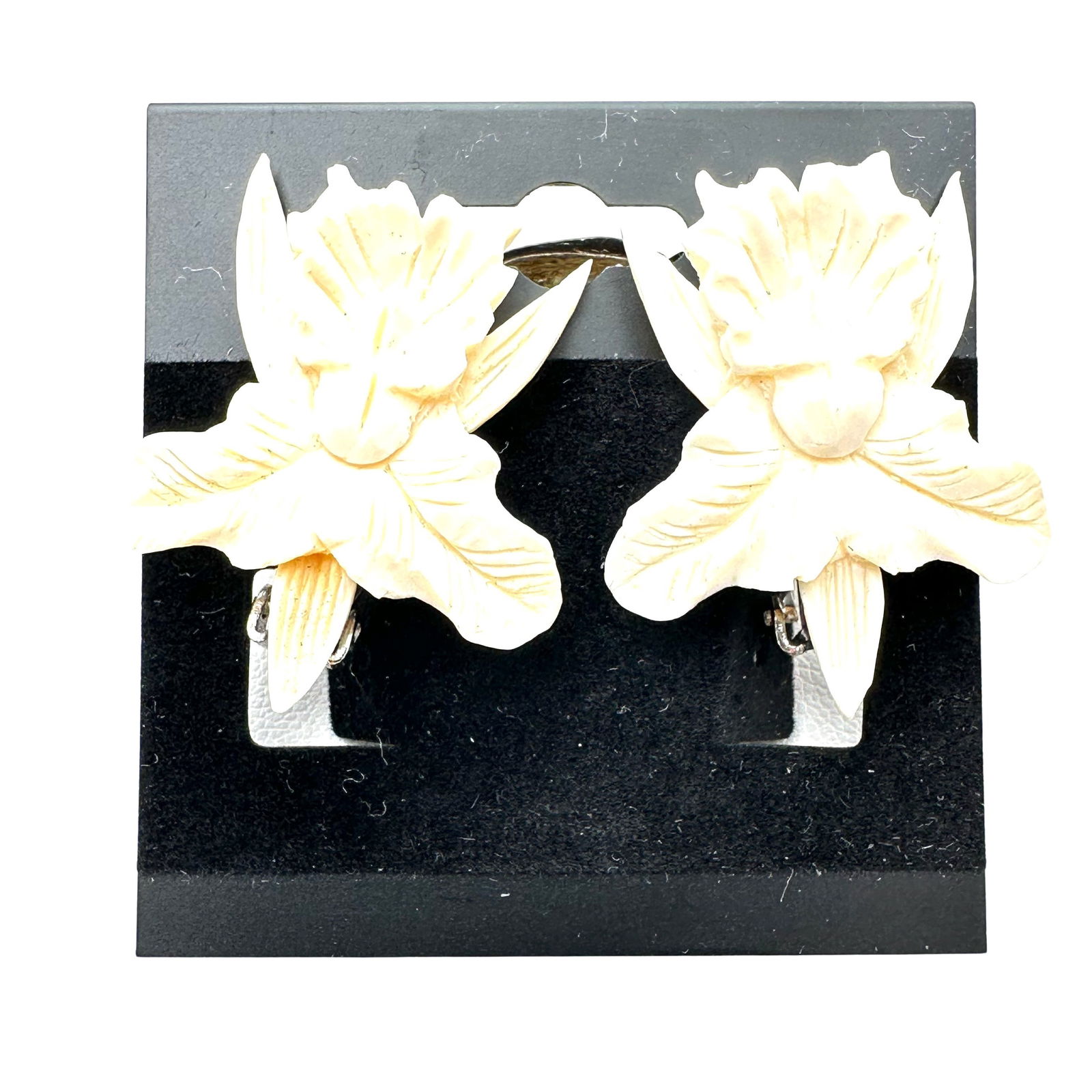 Vintage Carved Ivory Iris Flower Sterling Silver Clip Earrings Pristine Condition: Vintage Carved Ivory Iris Flower Sterling Silver Clip Earrings Pristine Condition