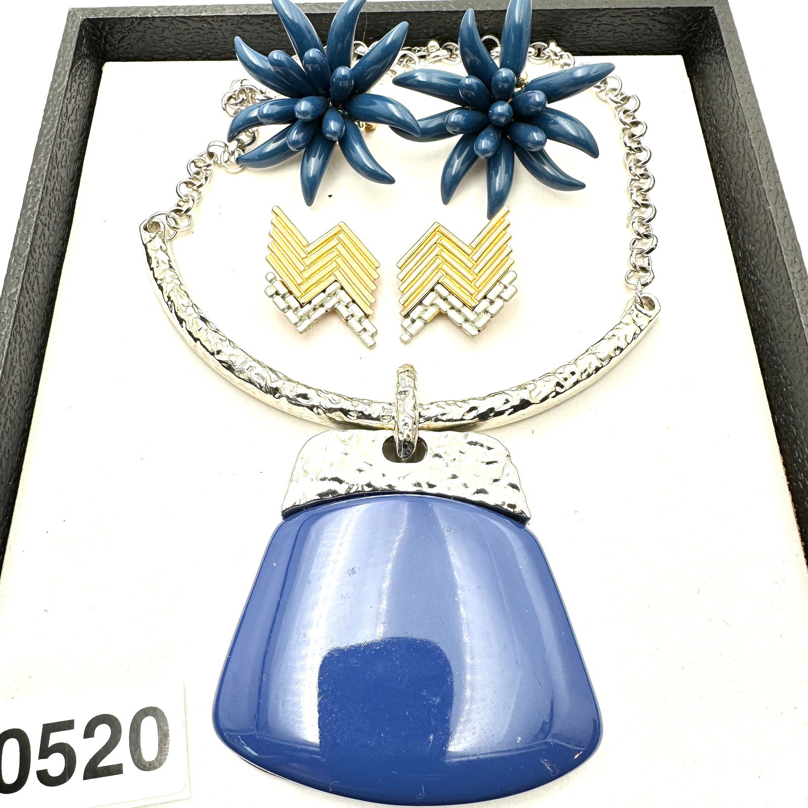 Vintage Jewelry Group Lot Silver Tone Blue Lucite Statement Necklace Clip Earrings: Vintage Jewelry Group Lot Silver Tone Blue Lucite Statement Necklace Clip Earrings