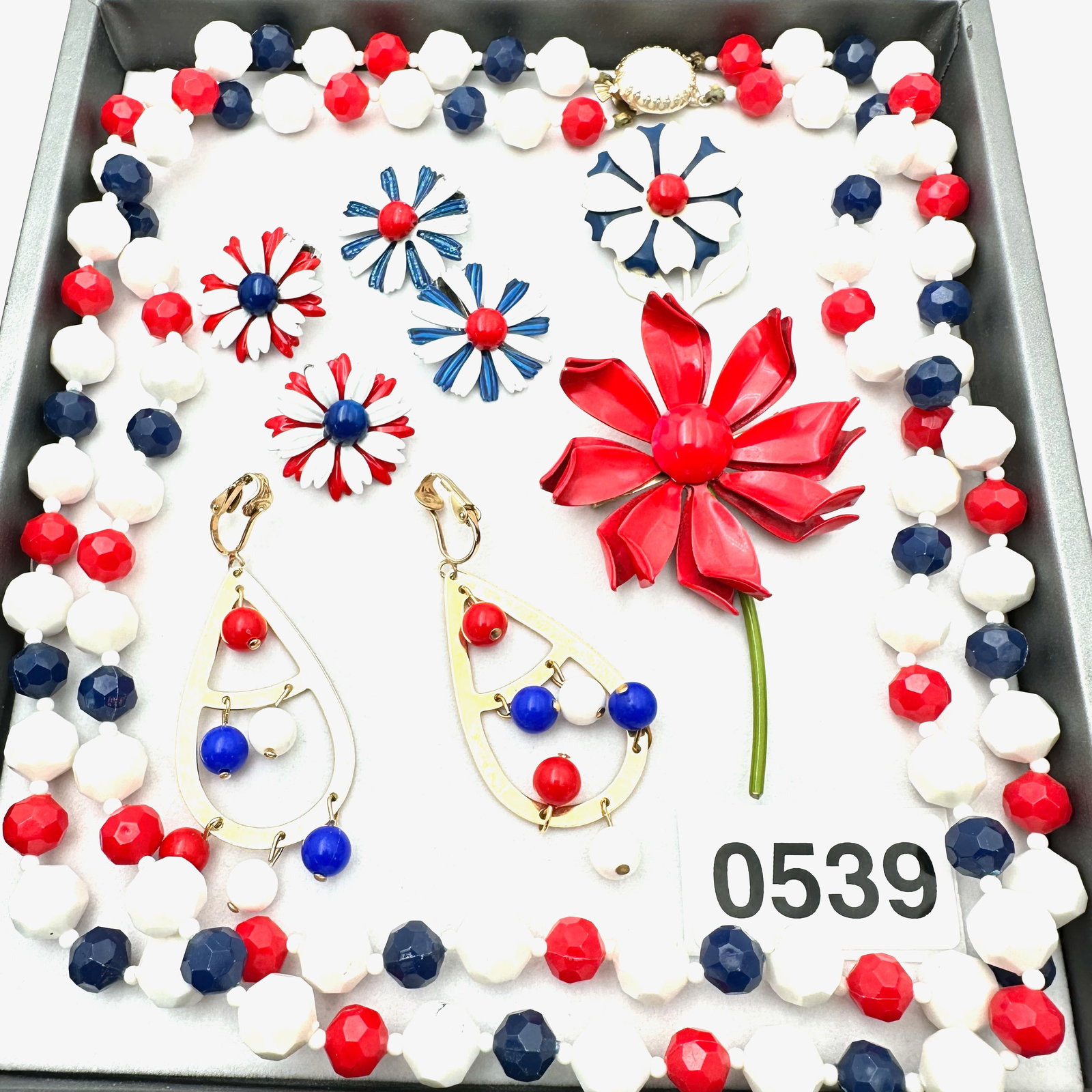 Vintage Jewelry Group Lot Red White Blue Retro Enamel Pins Earrings Beads Patriotic: Vintage Jewelry Group Lot Red White Blue Retro Enamel Pins Earrings Beads Patriotic