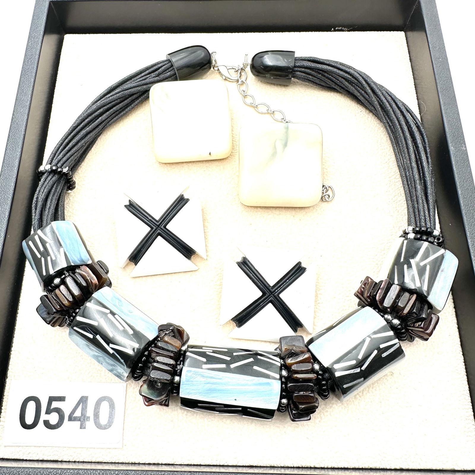 Vintage Jewelry Group Lot Mother of Pearl Black White Statement Necklaces Clip Earrings (1 of 2)