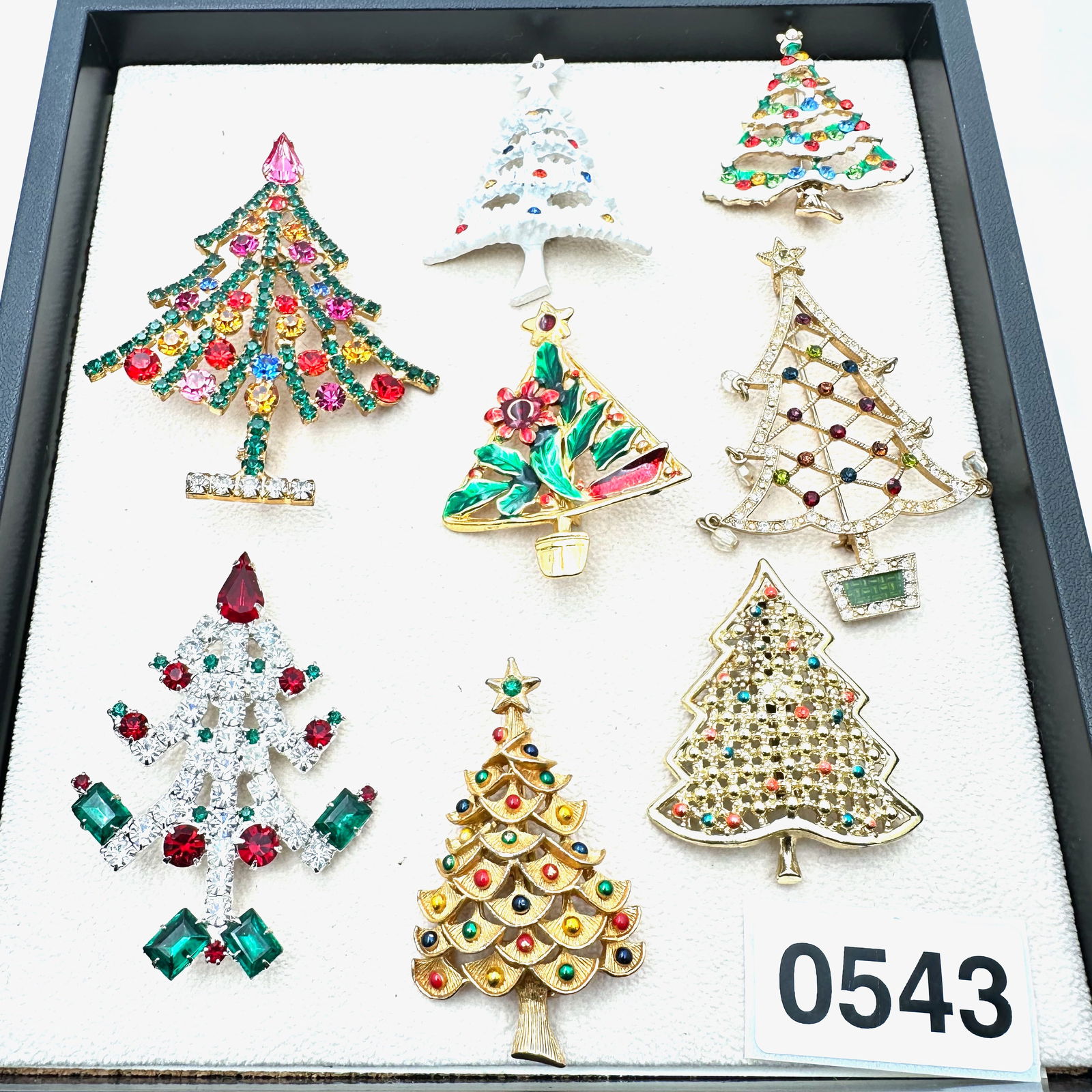 Vintage Jewelry Group Lot Christmas Holiday Winter Brooches Pins Christmas Trees (1 of 2)