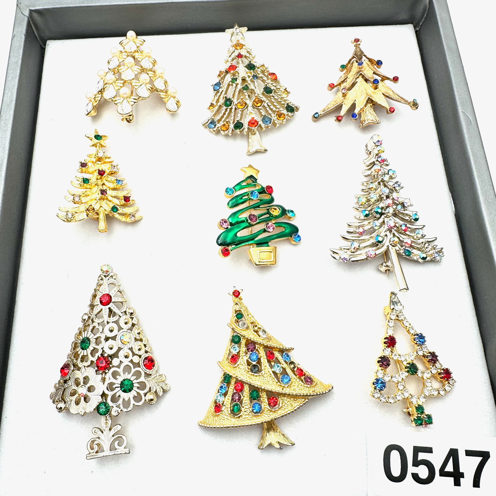 Vintage Jewelry Group Lot Christmas Holiday Winter Brooches Pins Christmas Trees (1 of 2)