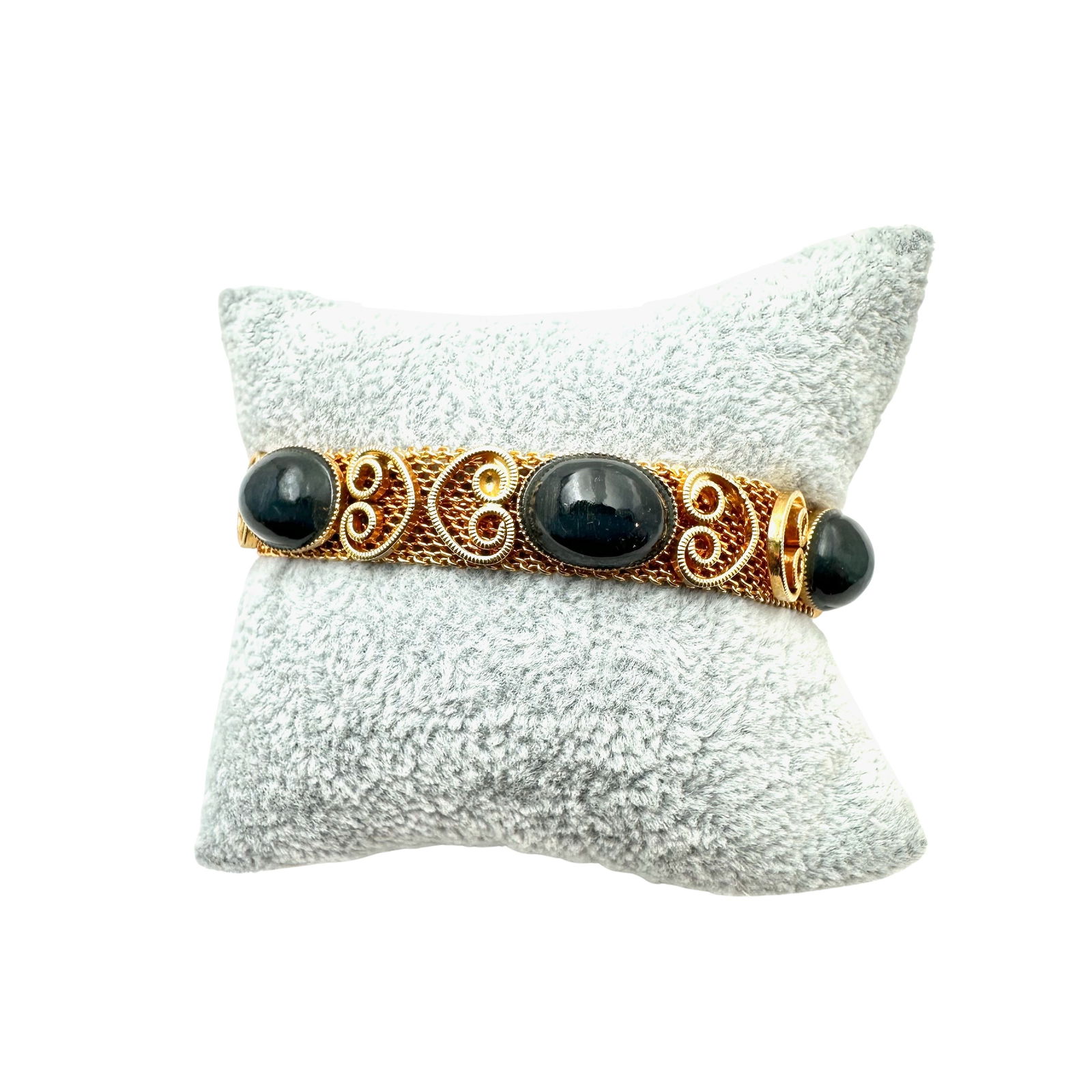 Vintage Black Cats Eye Stone Gold Tone Mesh Buckle Design Bracelet 7 Inch: Vintage Black Cats Eye Stone Gold Tone Mesh Buckle Design Bracelet 7 Inch