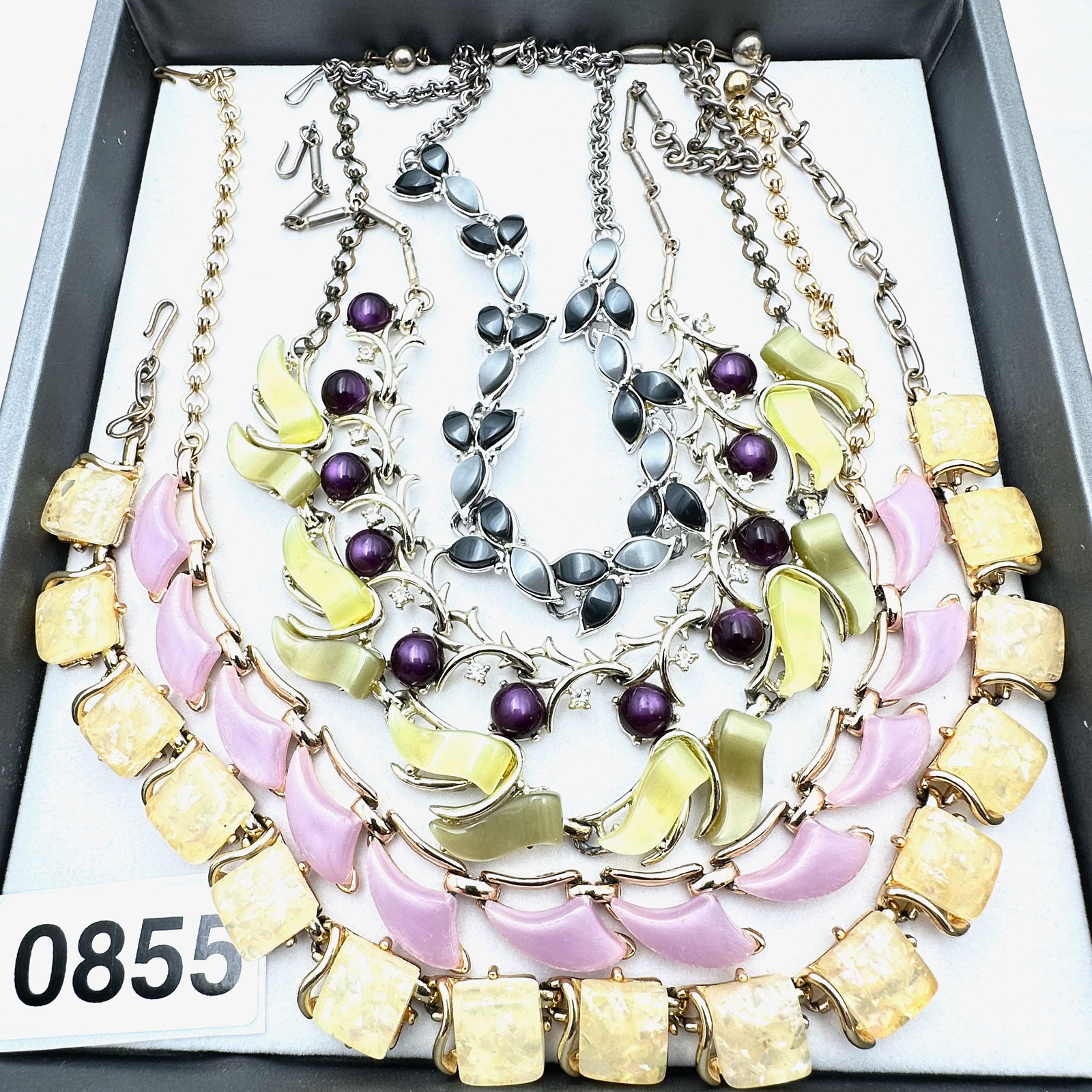 Vintage Jewelry Group Thermoset Gold Silver Tone Necklaces Lot Pink Confetti Lucite Yellow Purple (1 of 2)