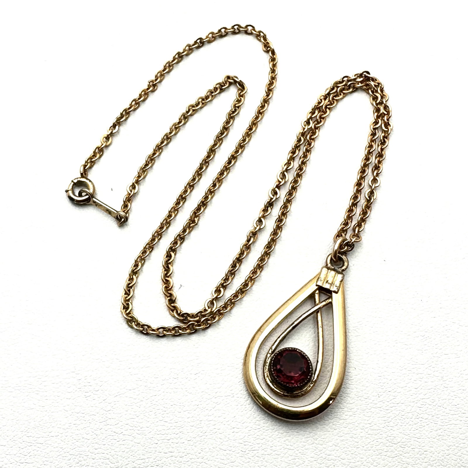 Vintage Gold Filled Purple Glass Stone Pendant 18 Inch Chain Necklace: Vintage Gold Filled Purple Glass Stone Pendant 18 Inch Chain Necklace