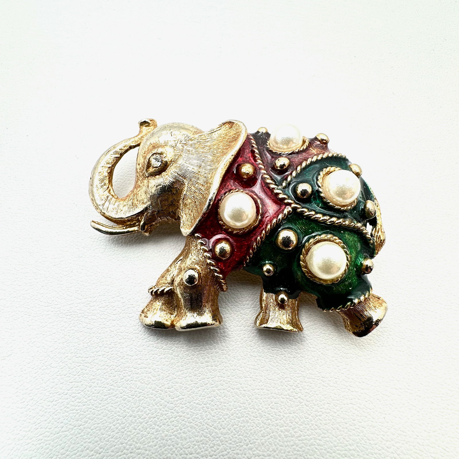Vintage Regal Jewel Tone Enamel Faux Pearl Gold Tone Elephant Brooch Pin 2.25 Inch: Vintage Regal Jewel Tone Enamel Faux Pearl Gold Tone Elephant Brooch Pin 2.25 Inch
