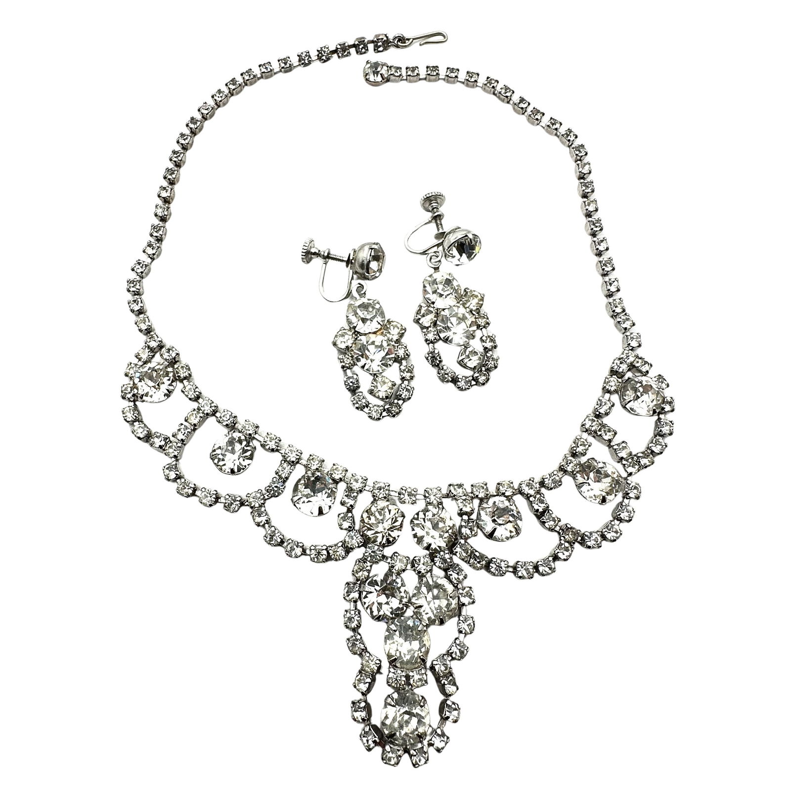 Vintage Clear Glass Rhinestone Silver Tone 15 Necklace and Matching Screw Back Earrings: Vintage Clear Glass Rhinestone Silver Tone 15 Necklace and Matching Screw Back Earrings