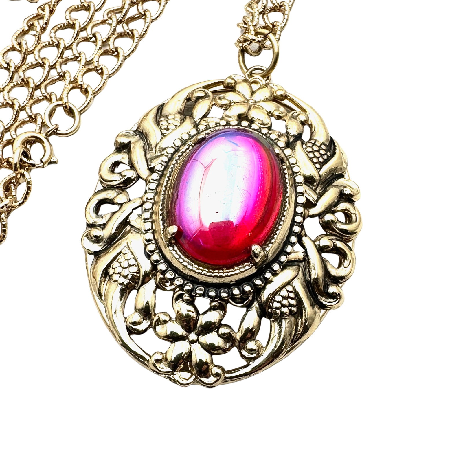 Vintage Whiting & Davis Red Aurora Borealis Cabochon Gold Tone Filigree Pendant Necklace 24 Inch: Vintage Whiting & Davis Red Aurora Borealis Cabochon Gold Tone Filigree Pendant Necklace 24 Inch Chain