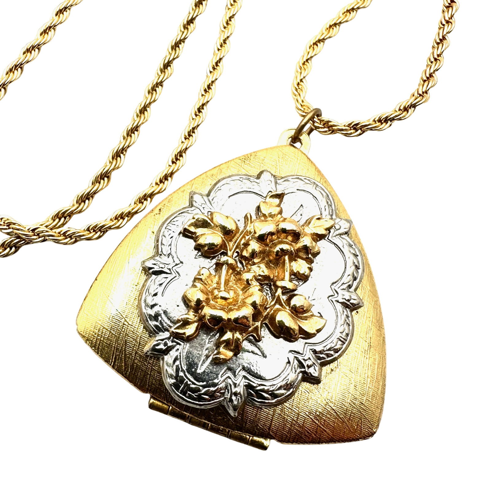 Vintage Picture Locket Pendant Necklace 24 Inch Chain: Vintage Picture Locket Pendant Necklace 24 Inch Chain