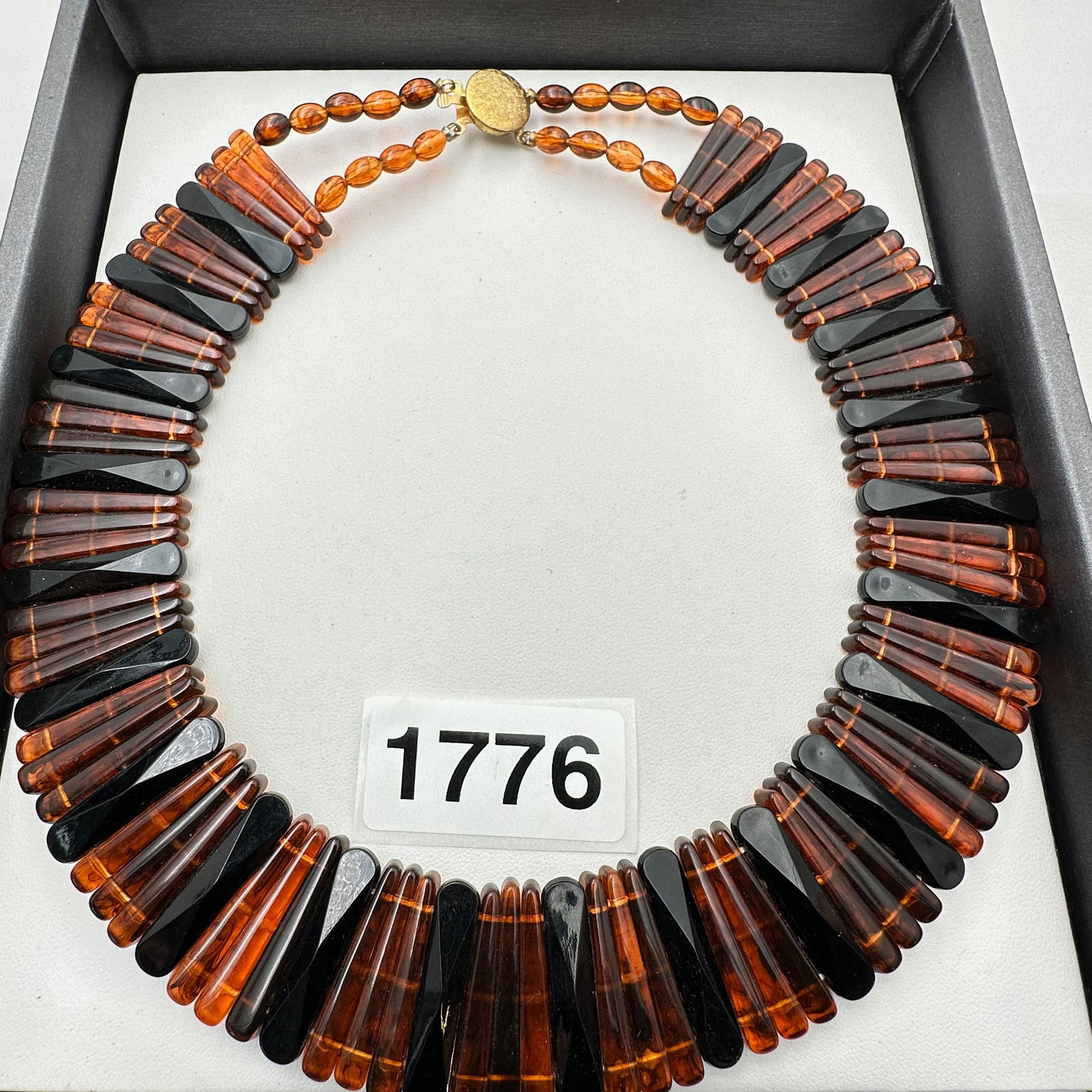 Vintage Faux Tortoise & Black Lucite Choker Necklace 15 Inch: Vintage Faux Tortoise & Black Lucite Choker Necklace 15 Inch