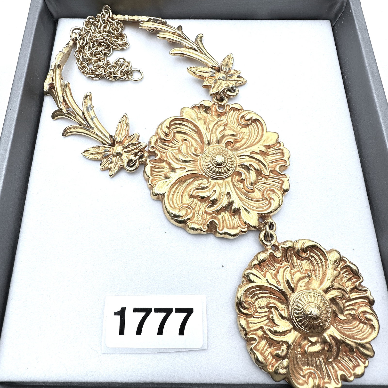 Vintage Huge Gold Tone Medallion Double Drop Pendant Statement Necklace 16 Inch Wearable Length: Vintage Huge Gold Tone Medallion Double Drop Pendant Statement Necklace 16 Inch Wearable Length
