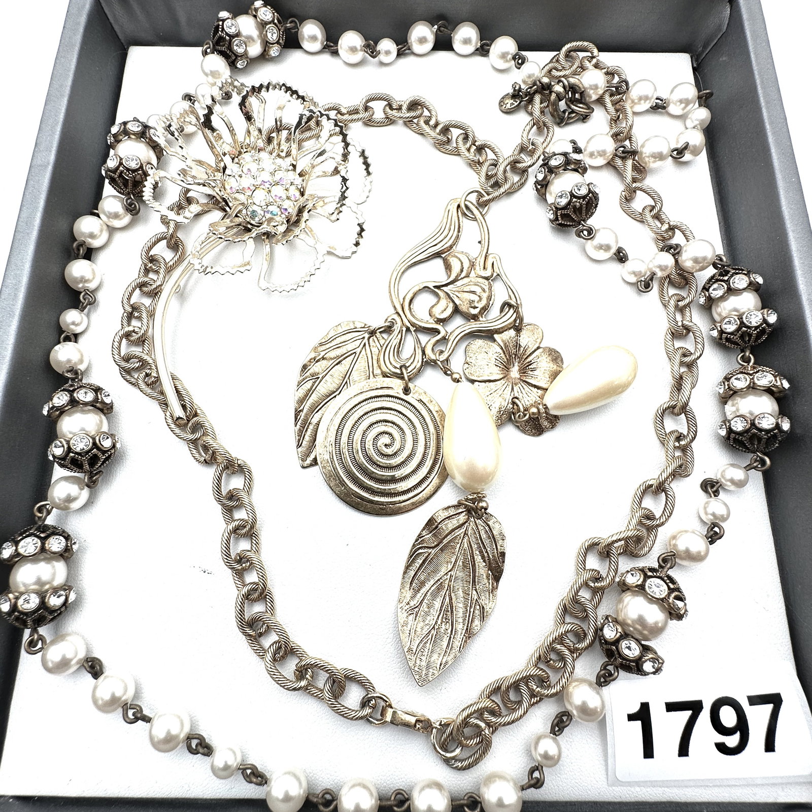 Vintage Jewelry Group Lot Art Nouveau Style Pendant Necklace Pearl Station Necklace Rhinestone: Vintage Jewelry Group Lot Art Nouveau Style Pendant Necklace Pearl Station Necklace Rhinestone Flower Brooch