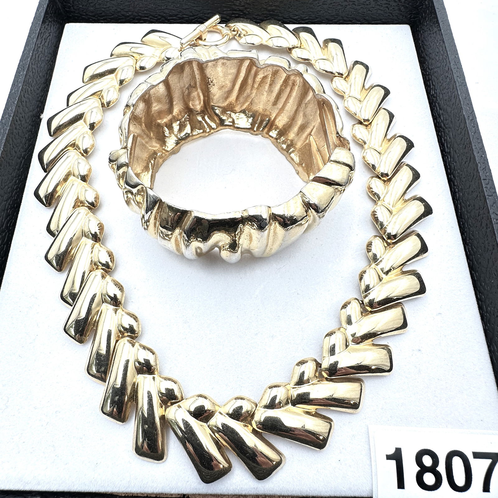 Vintage Jewelry Group Lot Anne Klein Gold Tone Statement Necklace Heavy Hinged Cuff Bracelet: Vintage Jewelry Group Lot Anne Klein Gold Tone Statement Necklace Heavy Hinged Cuff Bracelet