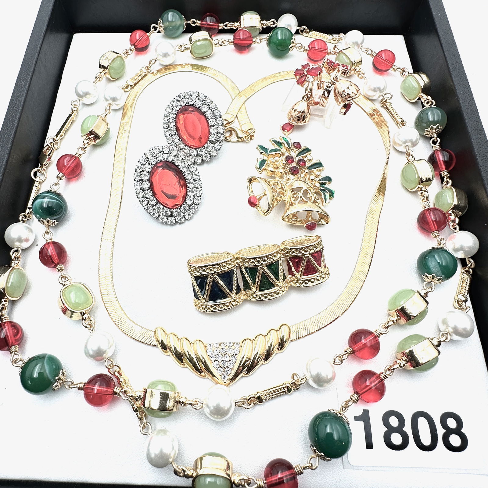 Vintage Jewelry Group Lot Holiday Red Green Themed Necklace Brooches Earrings (1 of 2)