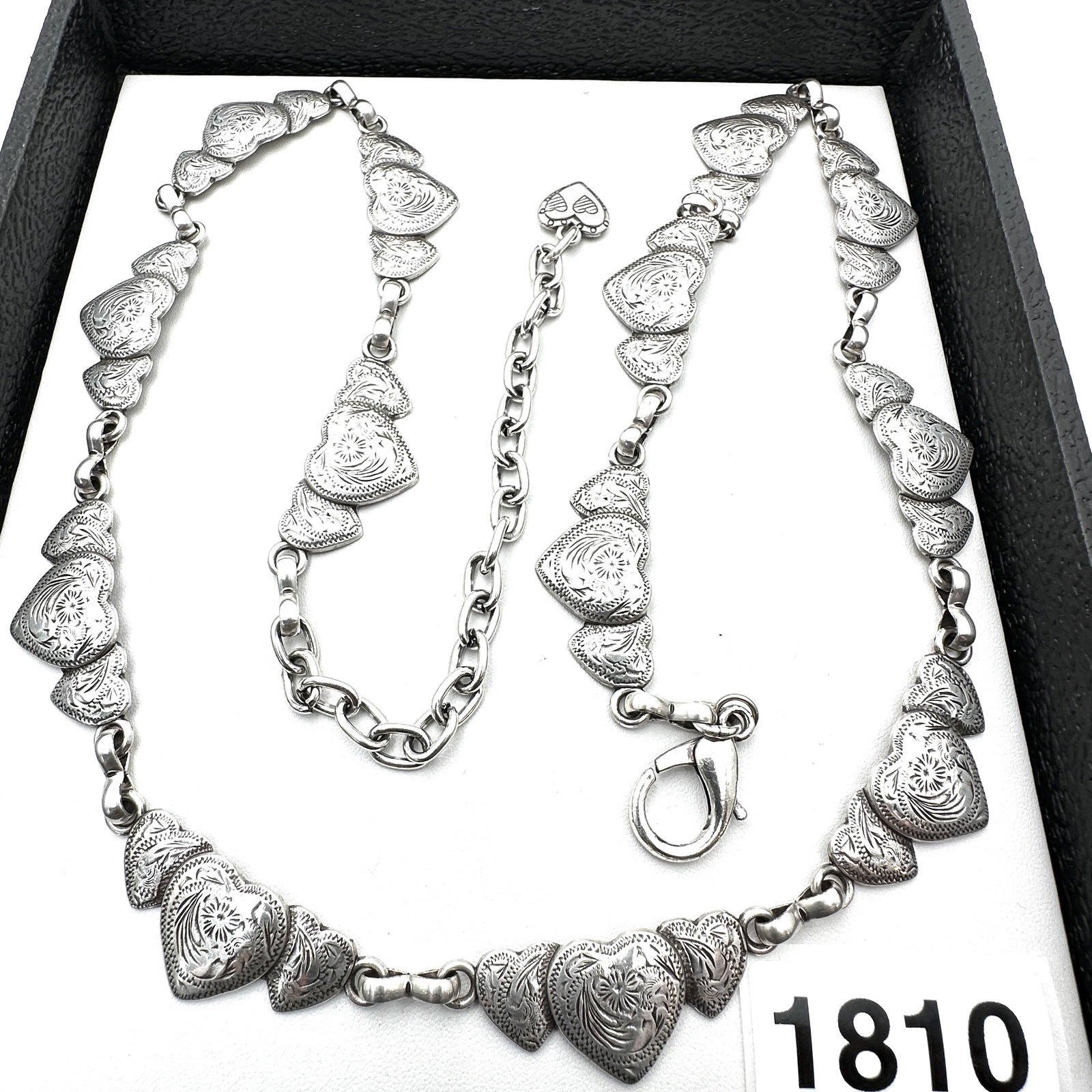 Vintage Silver Tone Heart Belt or Long Necklace 32 Inch Length: Vintage Silver Tone Heart Belt or Long Necklace 32 Inch Length