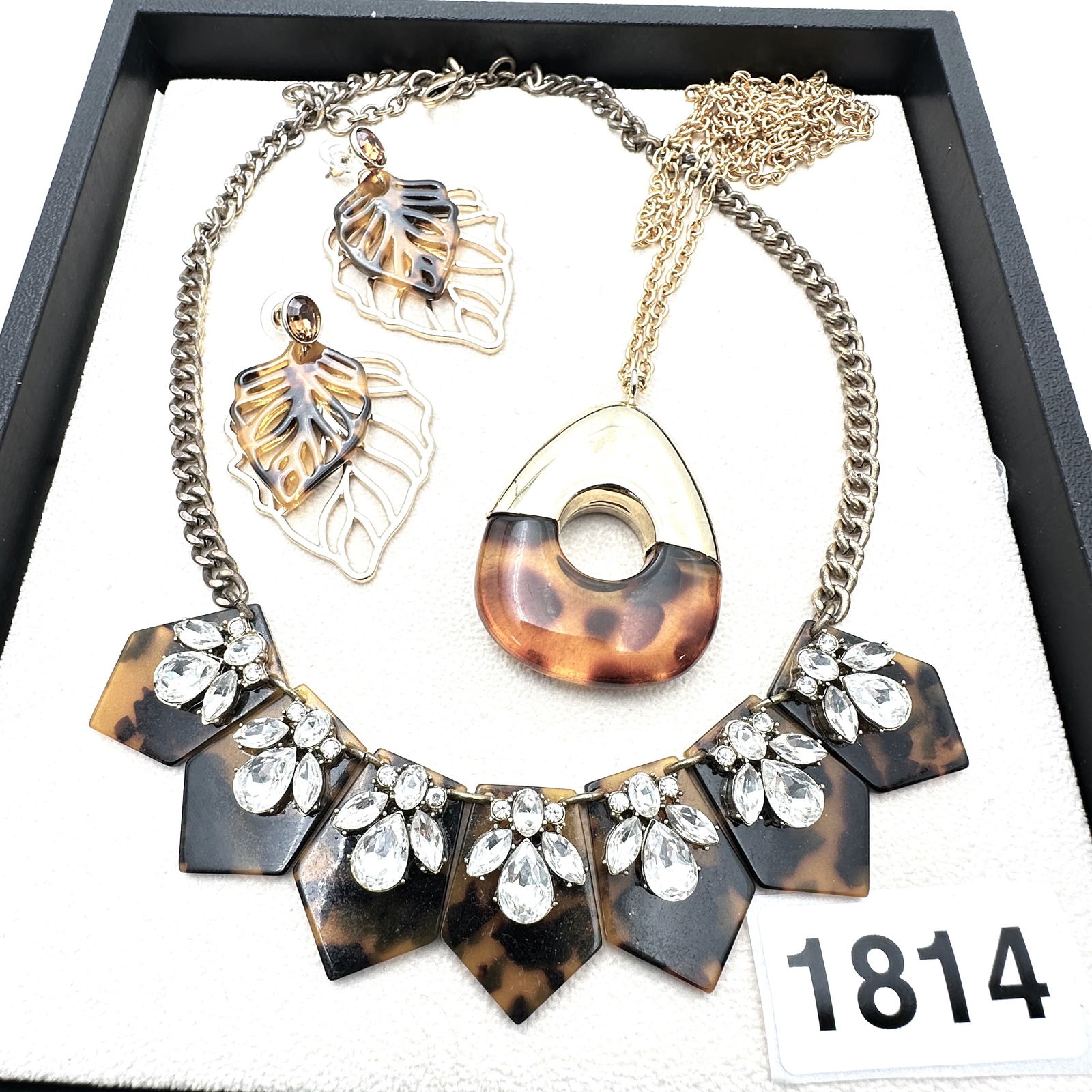 Jewelry Group Lot Faux Tortoise Lucite Gold Tone Necklaces Pierced Earrings: Jewelry Group Lot Faux Tortoise Lucite Gold Tone Necklaces Pierced Earrings