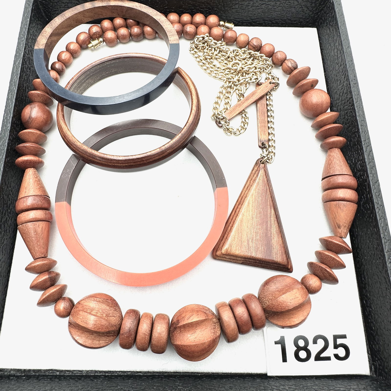 Vintage Jewelry Group Lot Retro Lucite Wood Bangle Bracelets Necklaces Pendant Beads (1 of 2)