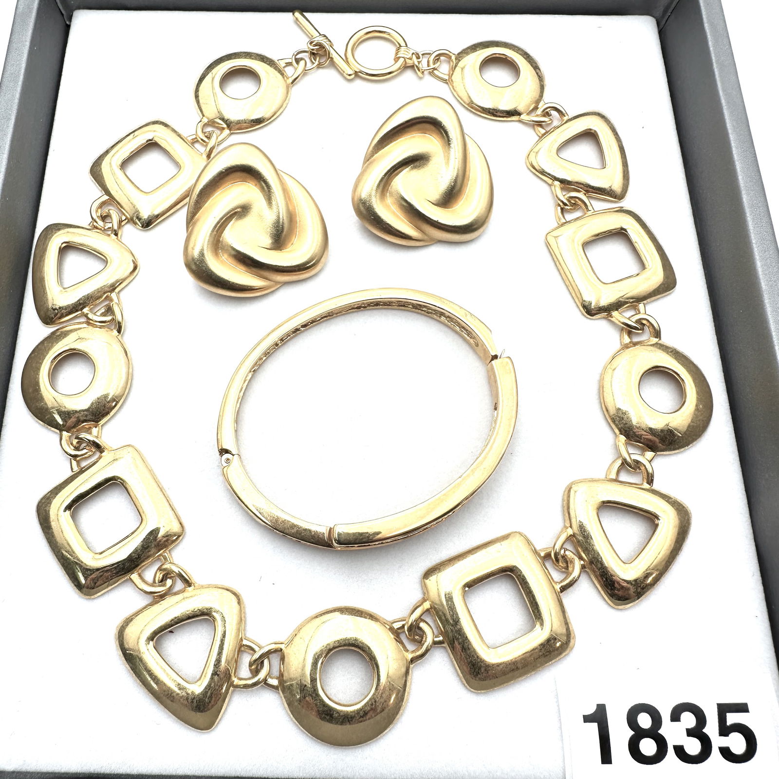 Vintage Jewelry Group Lot 1980s 90s Era Gold Tone Statement Necklace Clip Earrings Crystal Bracelet (1 of 2)