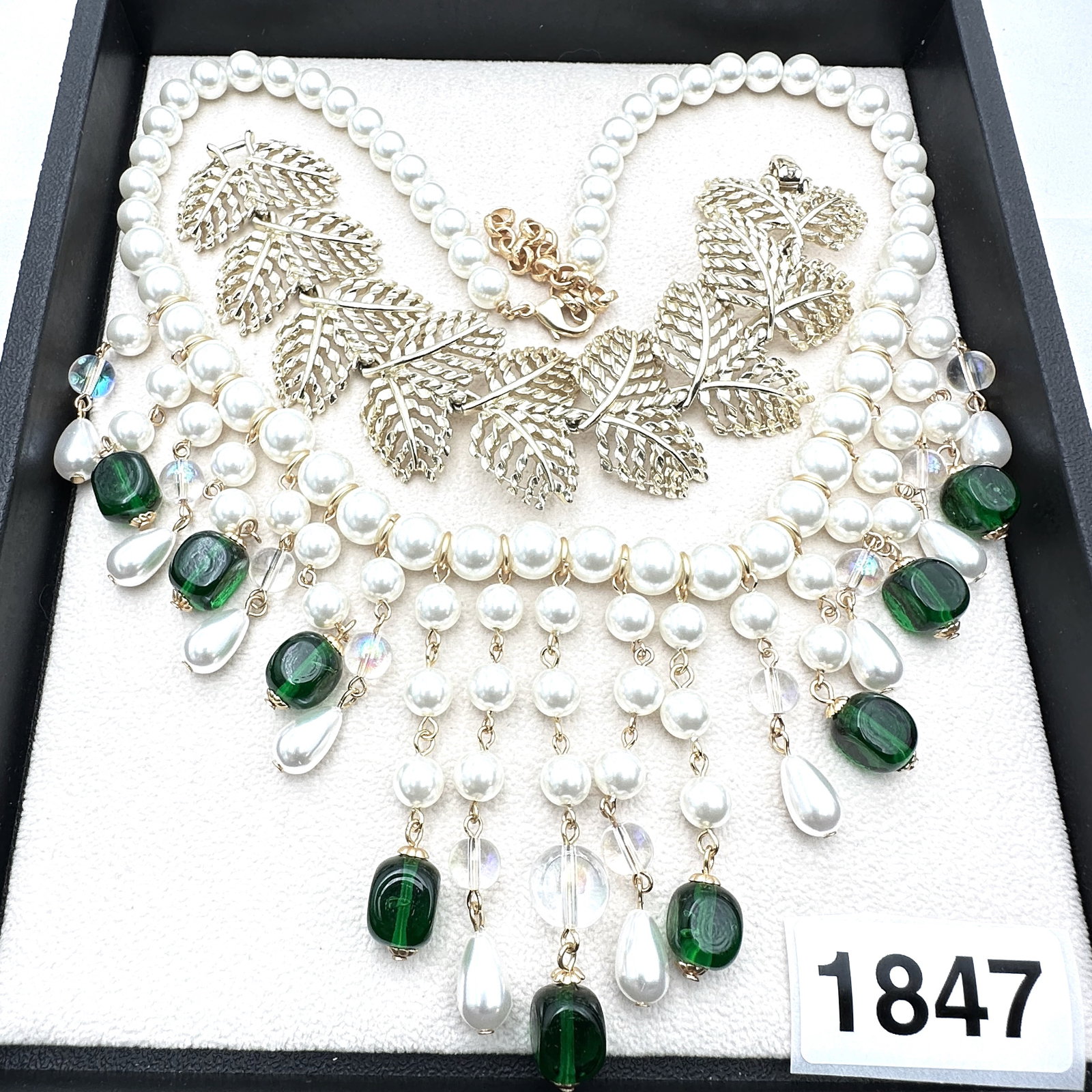 Vintage Jewelry Group Lot Faux Pearl Green Glass Bead Bib Necklace Gold Tone Bracelet: Vintage Jewelry Group Lot Faux Pearl Green Glass Bead Bib Necklace Gold Tone Bracelet