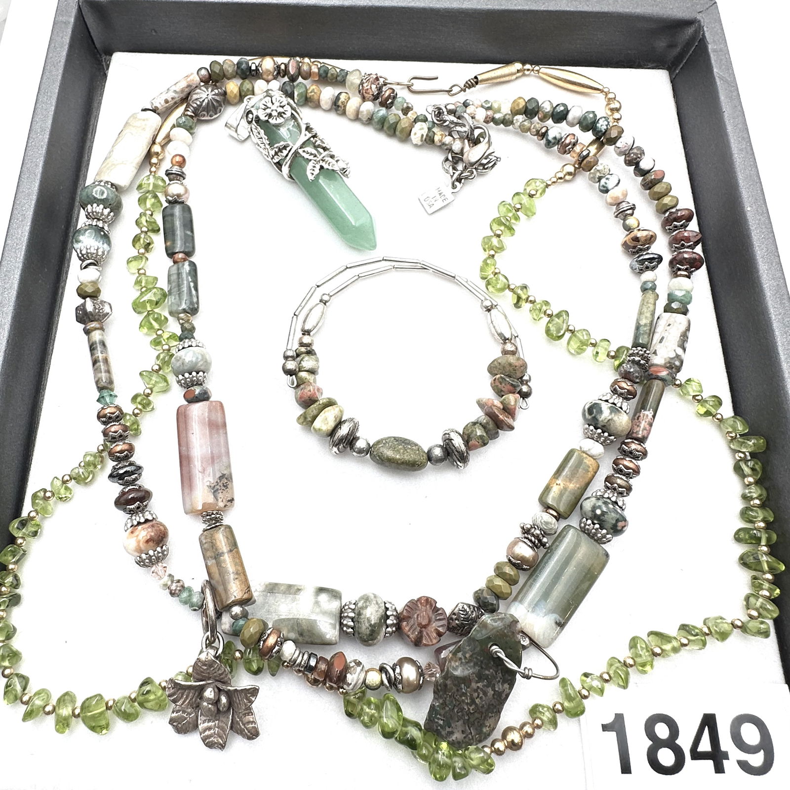 Vintage Jewelry Group Lot Costume Pieces with natural Gemstones Green Beige & More (1 of 2)