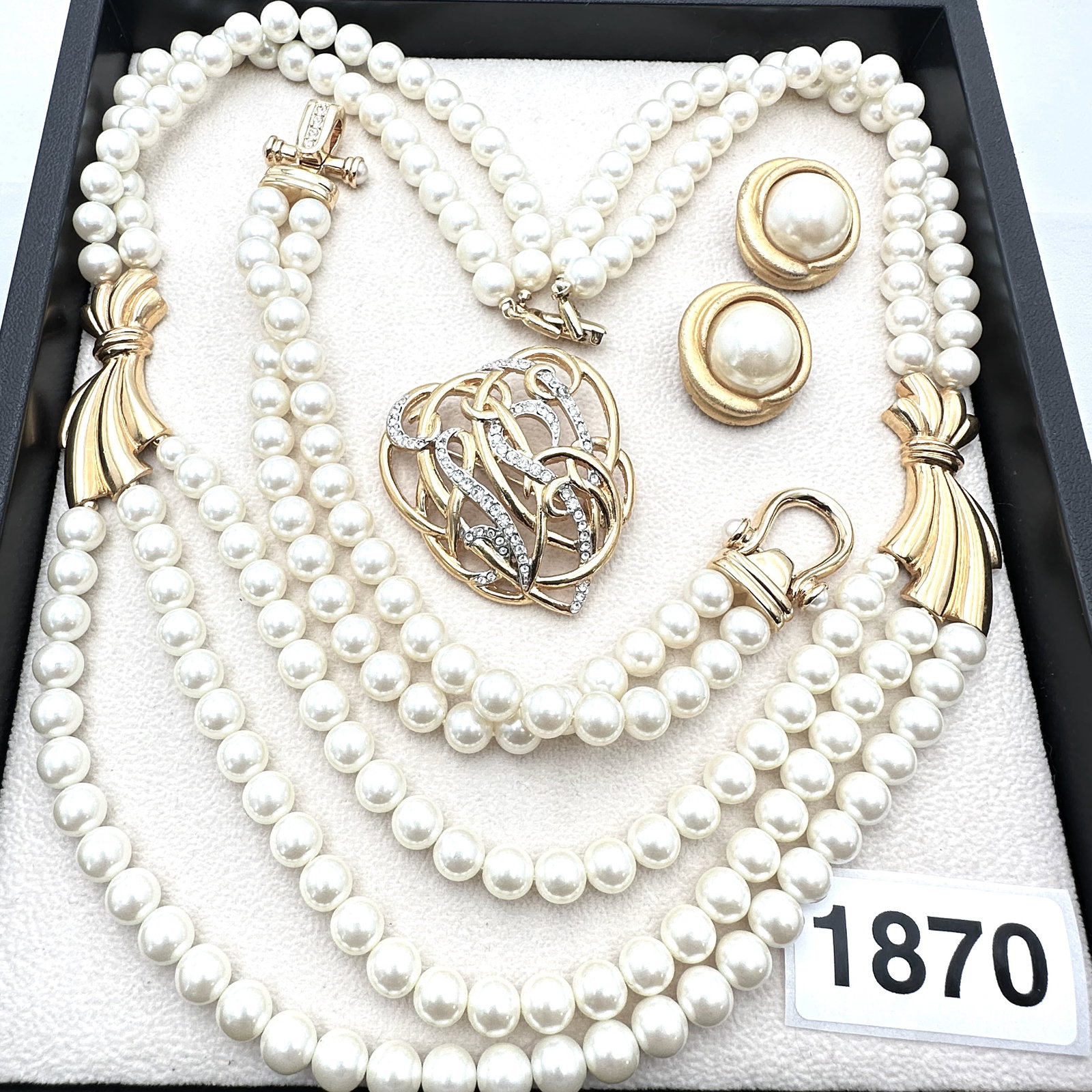 Vintage Jewelry Group Gold Tone Faux Pearl Crystal Bracelet Necklace Clip Earrings: Vintage Jewelry Group Gold Tone Faux Pearl Crystal Bracelet Necklace Clip Earrings