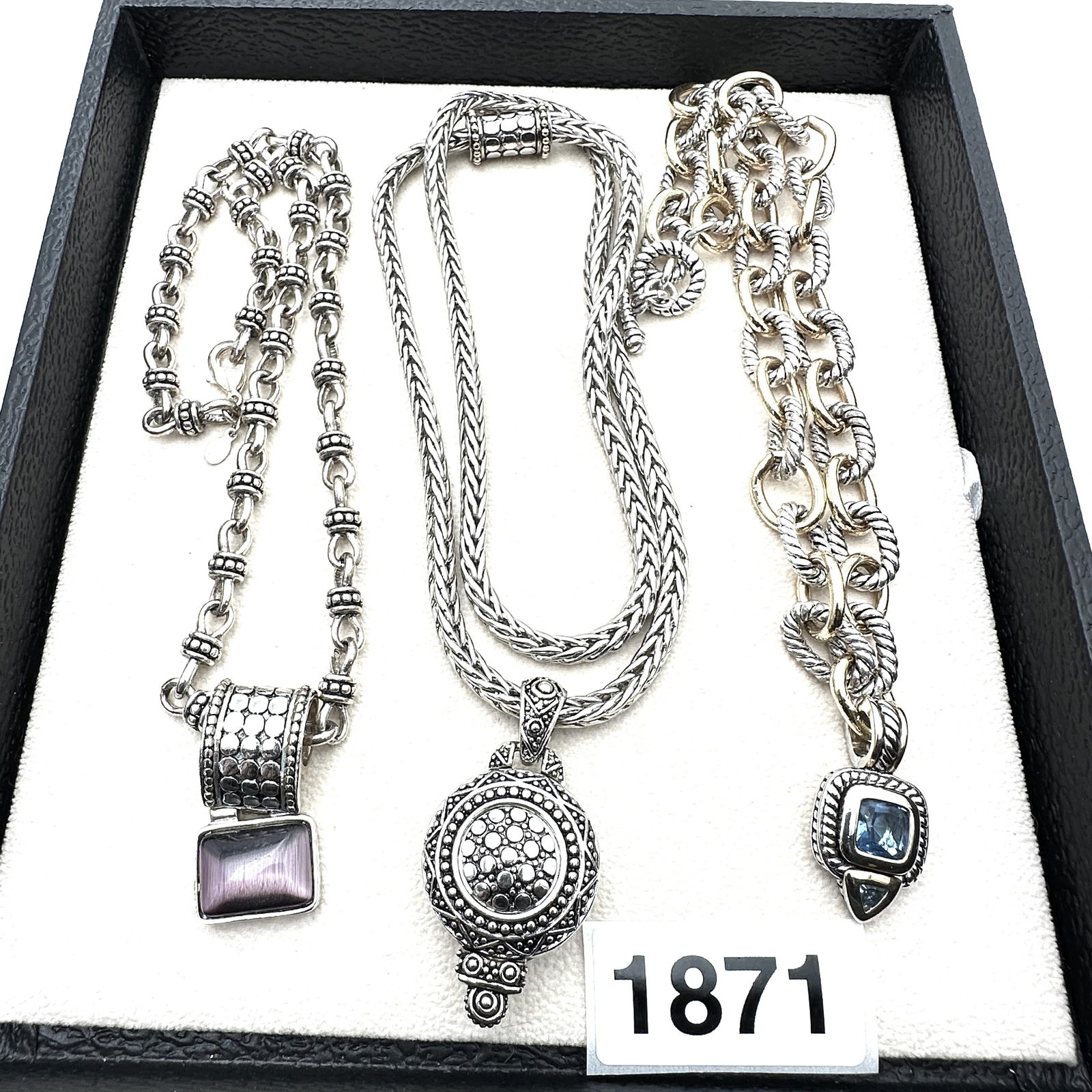 Vintage Jewelry Group Silver Tone Pendant Necklaces Look of Designer (1 of 2)