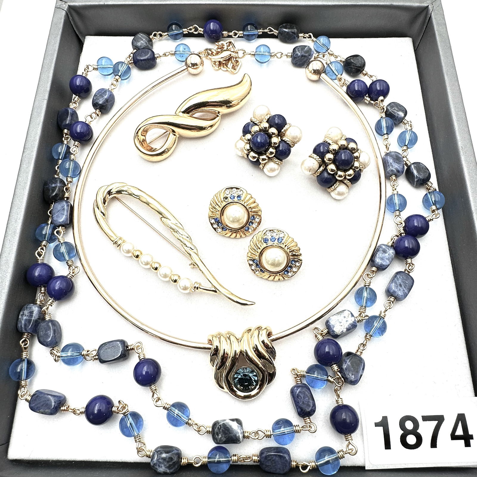 Vintage Jewelry Group Navy Blue Glass Bead Necklace Side Choker Clip Earrings Gold Tone Brooches (1 of 2)