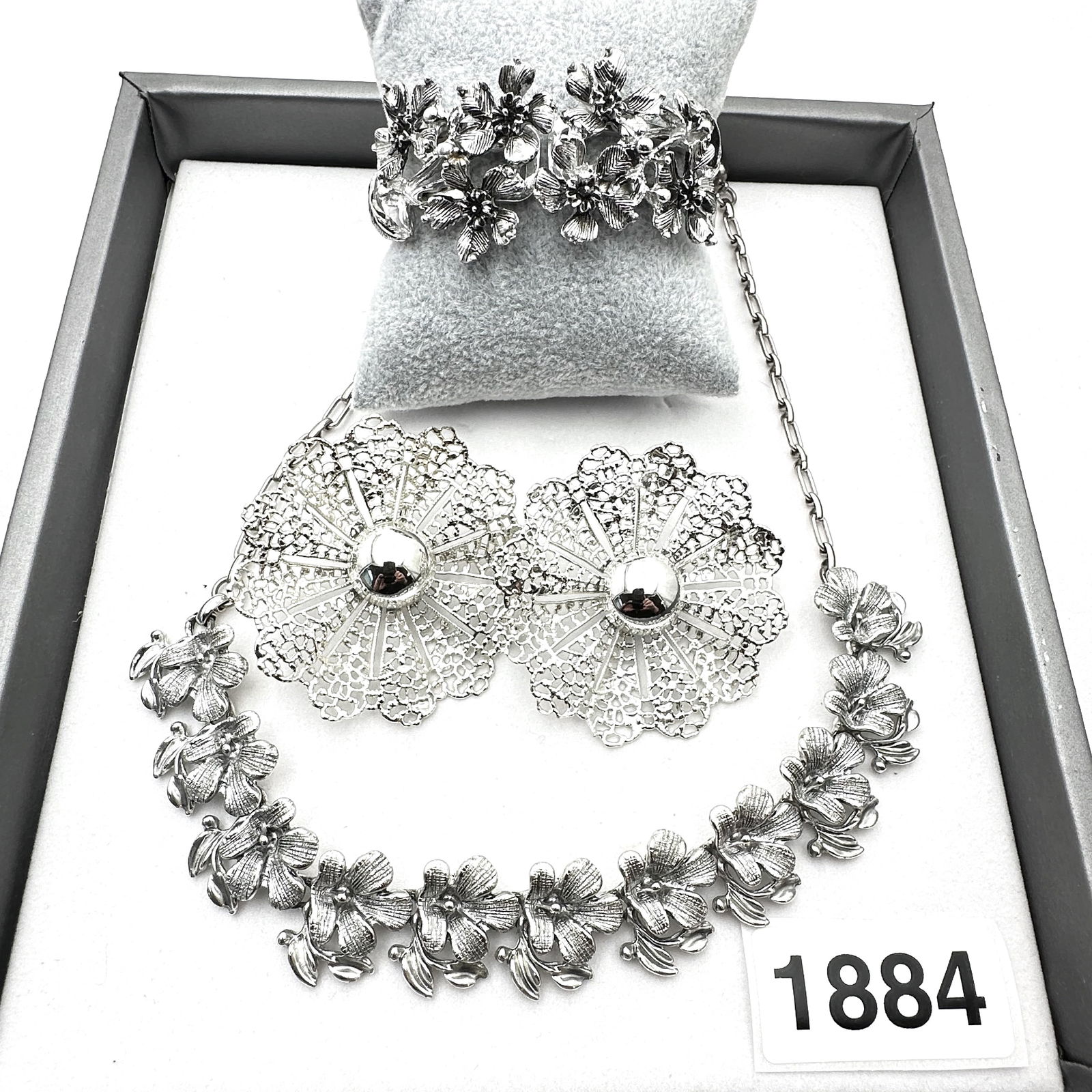 Vintage Jewelry Group Lot Silver Tone Sarah Coventry Clip Earrings Hinged Flower Clamper Bracelet (1 of 2)