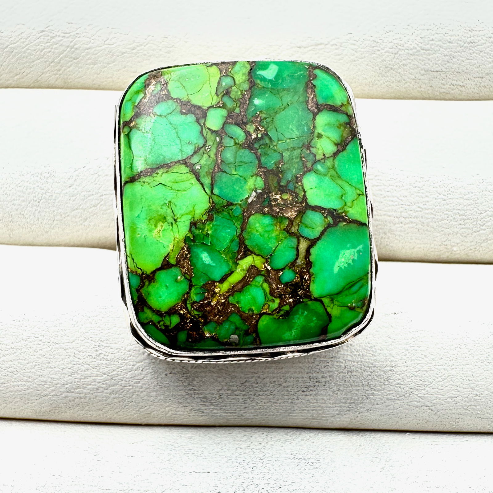 Green Turquoise Sterling Silver Ring Size Adjustable Weight 18 Grams (1 of 2)