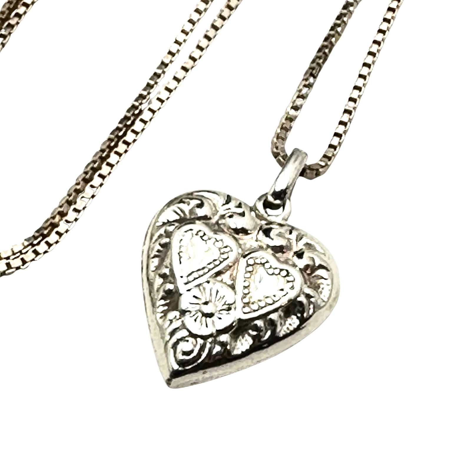 Vintage Puffy Heart Pendnat Sterling Silver 24 Inch Chain 6 Grams Necklace: Vintage Puffy Heart Pendnat Sterling Silver 24 Inch Chain 6 Grams Necklace