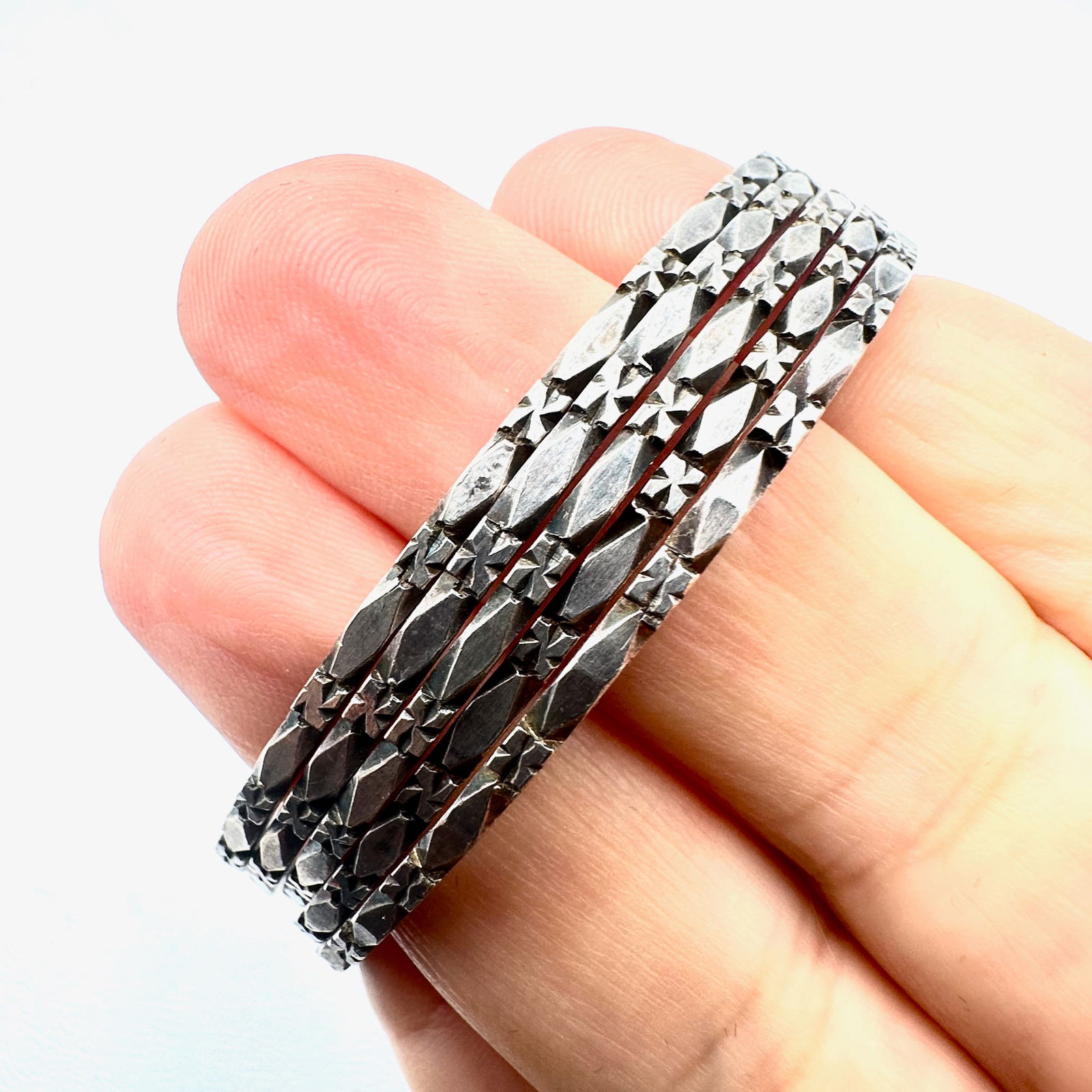 Jewelry Group of Four Sterling Silver Bangles 7.5 Inch 33 Grams: Jewelry Group of Four Sterling Silver Bangles 7.5 Inch 33 Grams