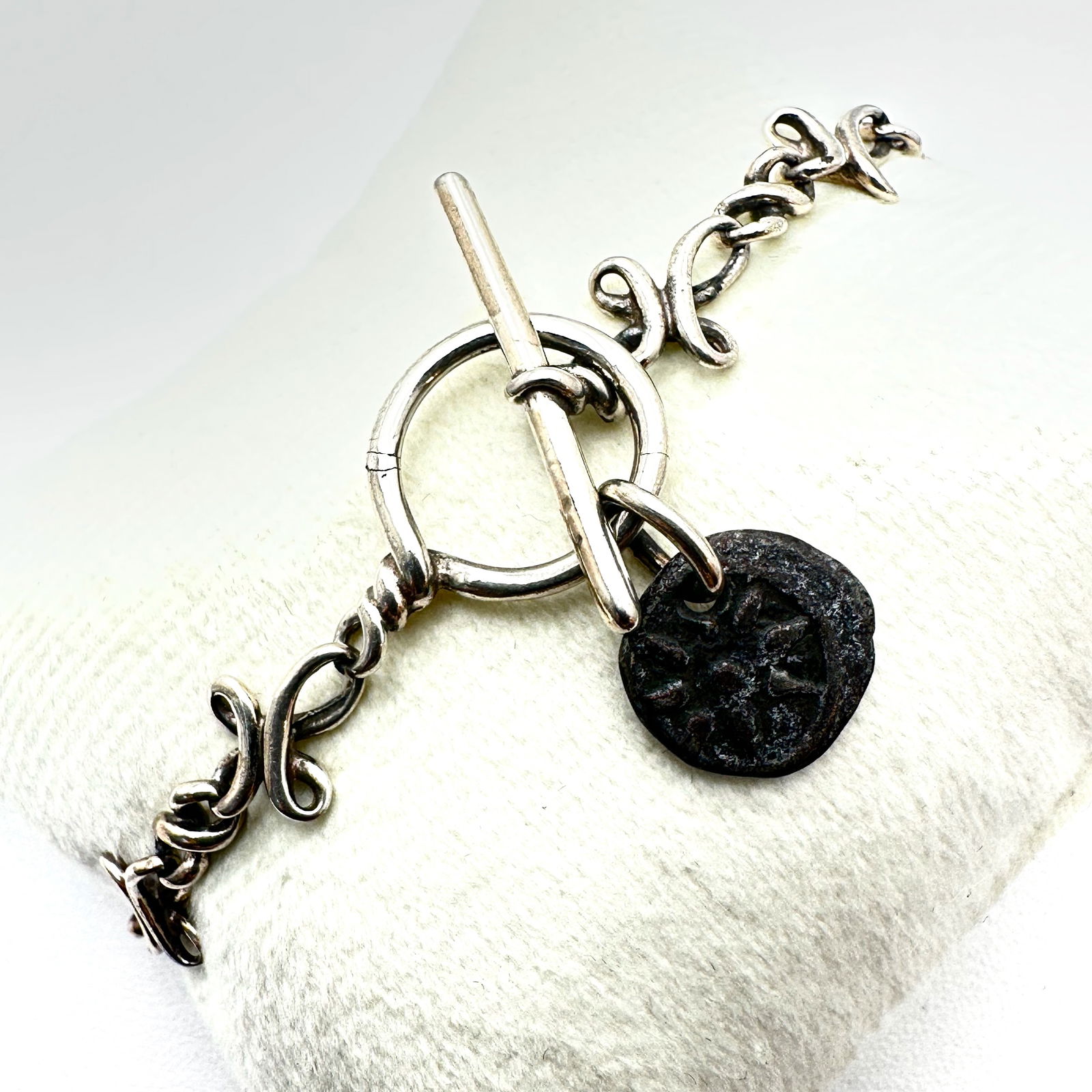 Sterling Silver Bracelet Coin Charm 7.5 Inch Toggle Clasp 9.25 Grams (1 of 2)