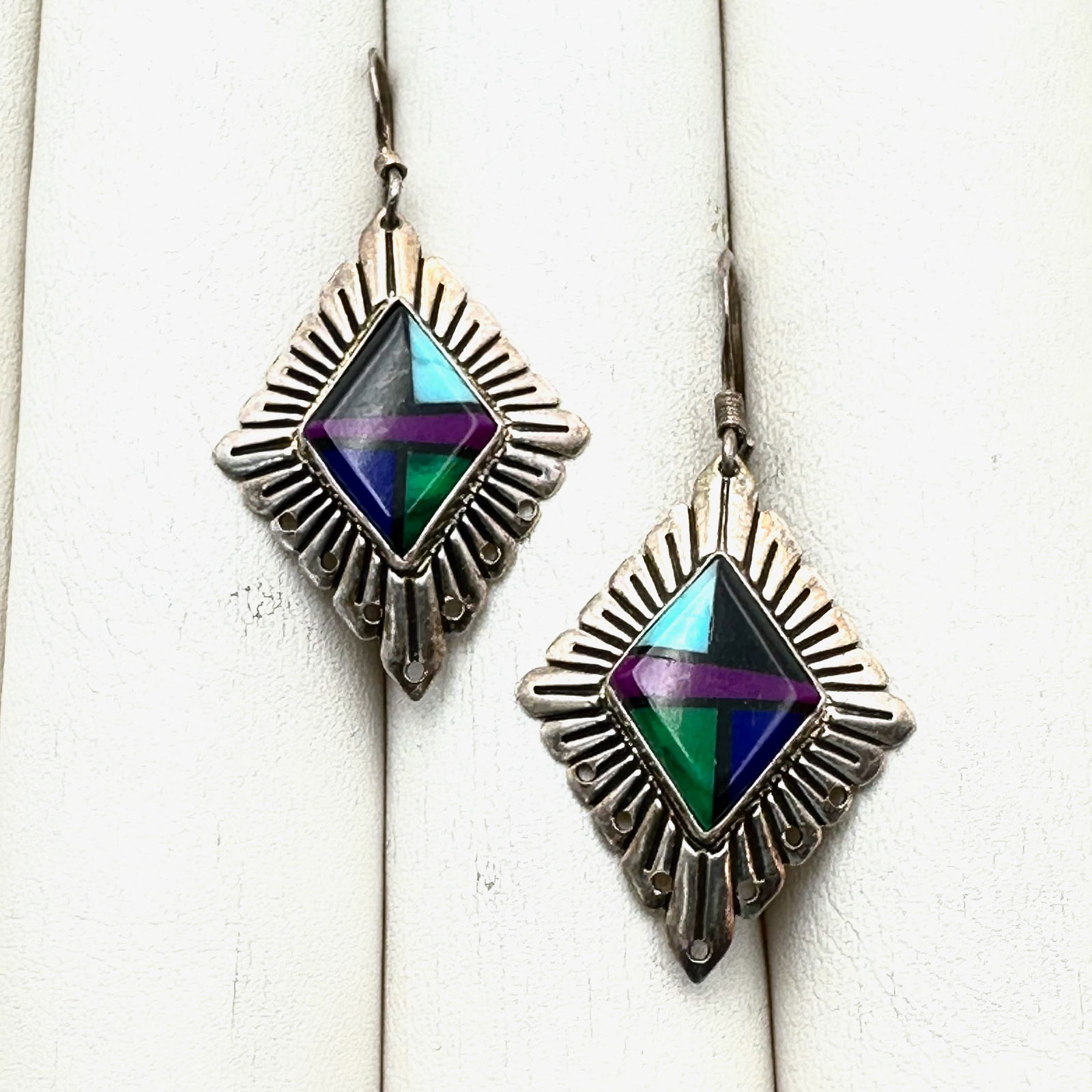 American Southwest Q.T. Inlay Gemstone Sterling Silver Pierced Earrings 1.5 Inch: American Southwest Q.T. Inlay Gemstone Sterling Silver Pierced Earrings 1.5 Inch