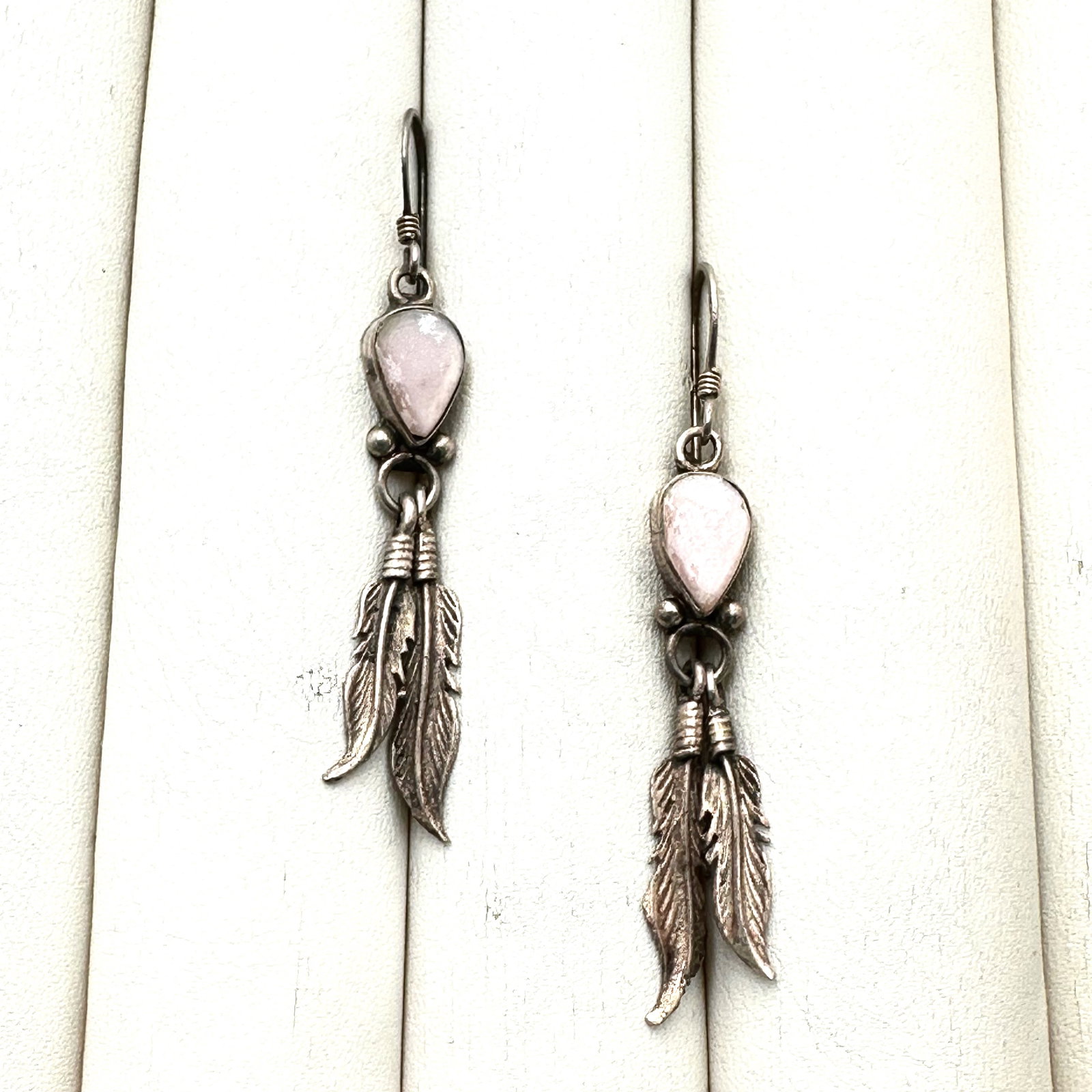 American Southwest Pink Pearl Sterling Silver Pierced Earrings 2 Inch: American Southwest Pink Pearl Sterling Silver Pierced Earrings 2 Inch