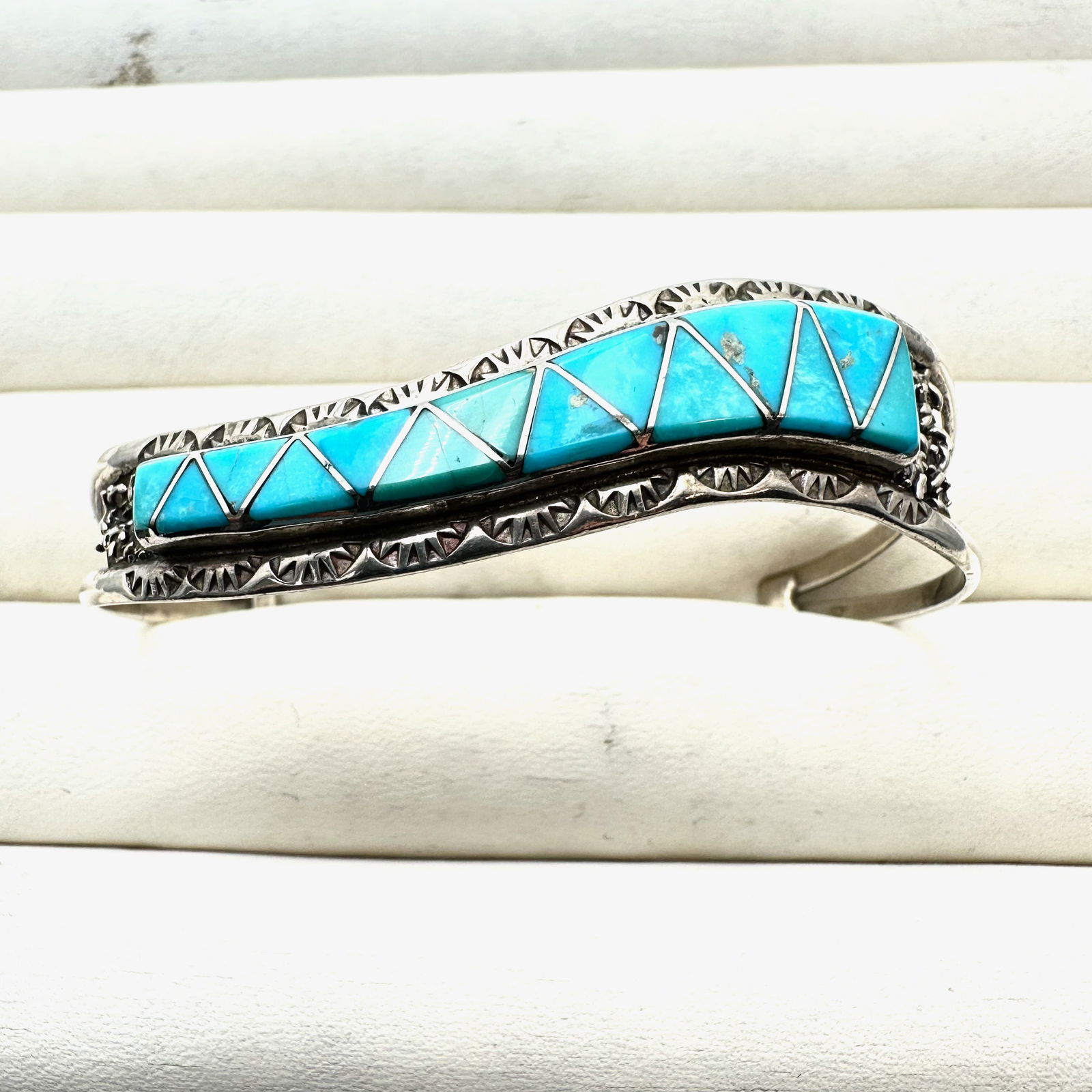 Vintage Native American Zuni Hallmarked EC Turquoise Sterling Silver Cuff Bracelet 14 Grams 7.5: Vintage Native American Zuni Hallmarked EC Turquoise Sterling Silver Cuff Bracelet 14 Grams 7.5 Inch