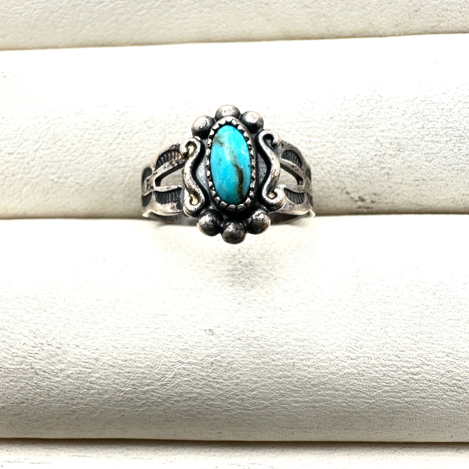 Vintage Bell Trading Post Turquoise Sterling Silver Ring Size 4 (1 of 2)