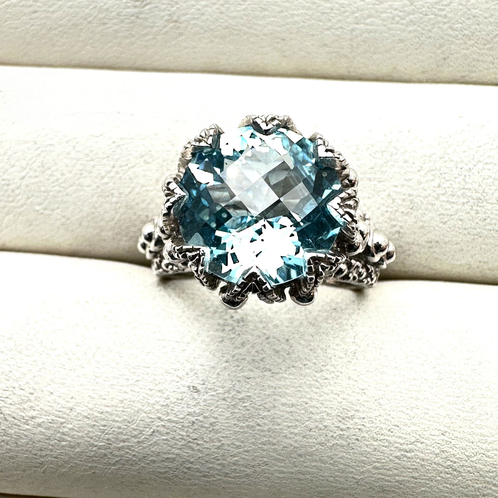 Blue Topaz Sterling Silver Ring Size 6 Weight 6.2 Grams: Blue Topaz Sterling Silver Ring Size 6 Weight 6.2 Grams