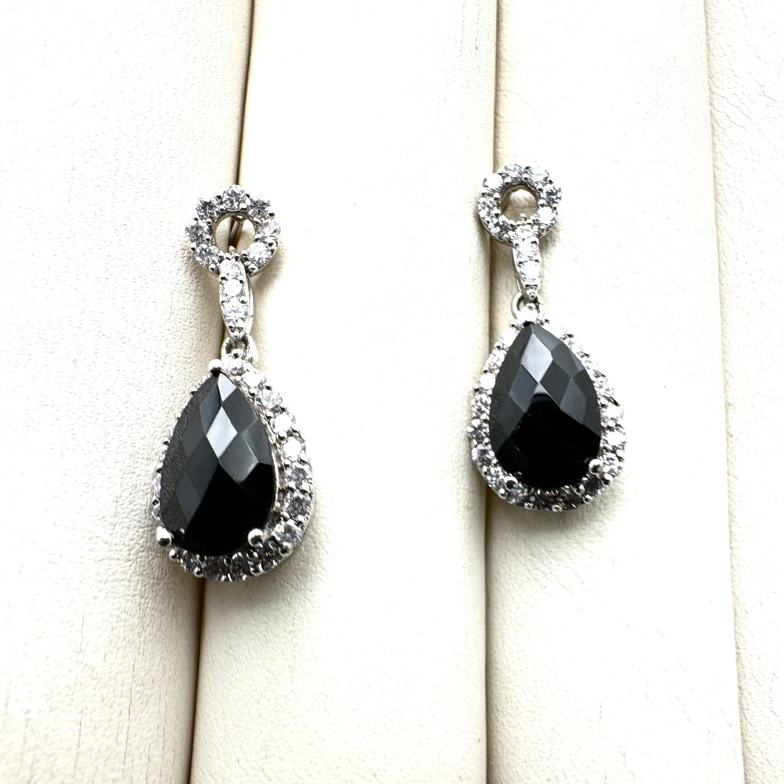 Black And Clear Gemstone Rhodium Plated Sterling Silver Pierced Earrings 1 Inch: Black And Clear Gemstone Rhodium Plated Sterling Silver Pierced Earrings 1 Inch