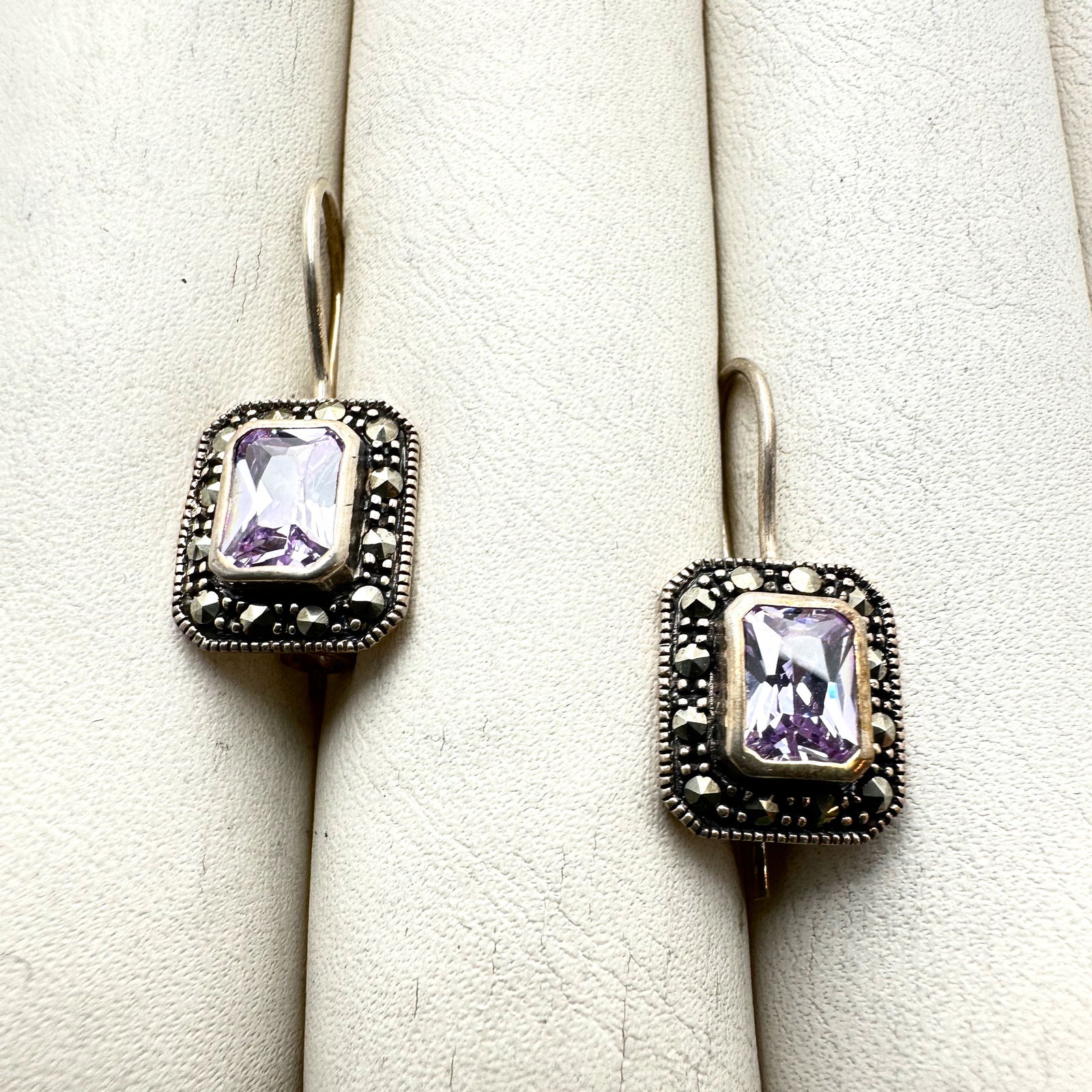 Marcasite Purple Cubic Zirconia Sterling Silver Pierced Earrings 1 Inch: Marcasite Purple Cubic Zirconia Sterling Silver Pierced Earrings 1 Inch
