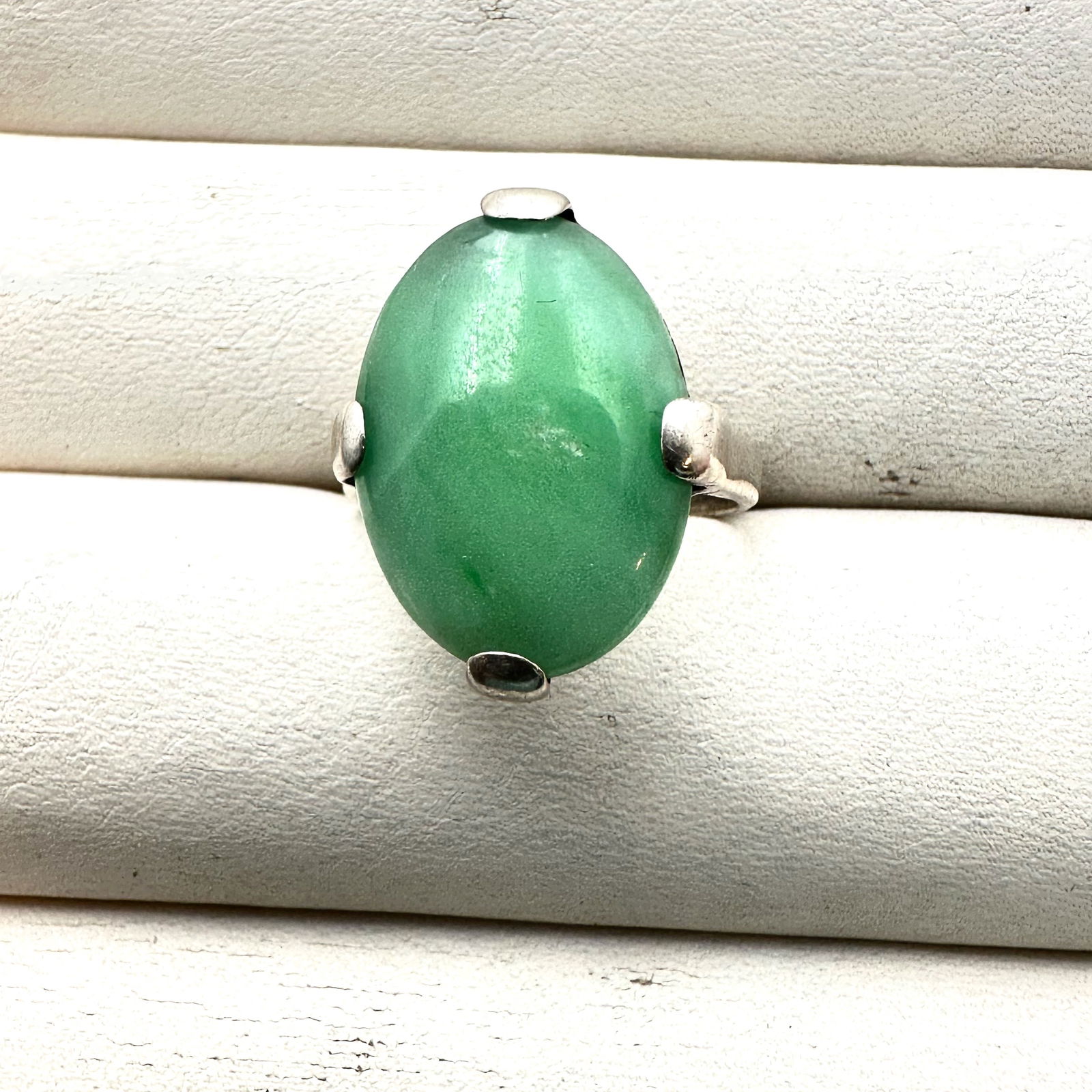 Green Jade Sterling Silver Ring Size 8.5 Weight 7.2 Grams (1 of 2)