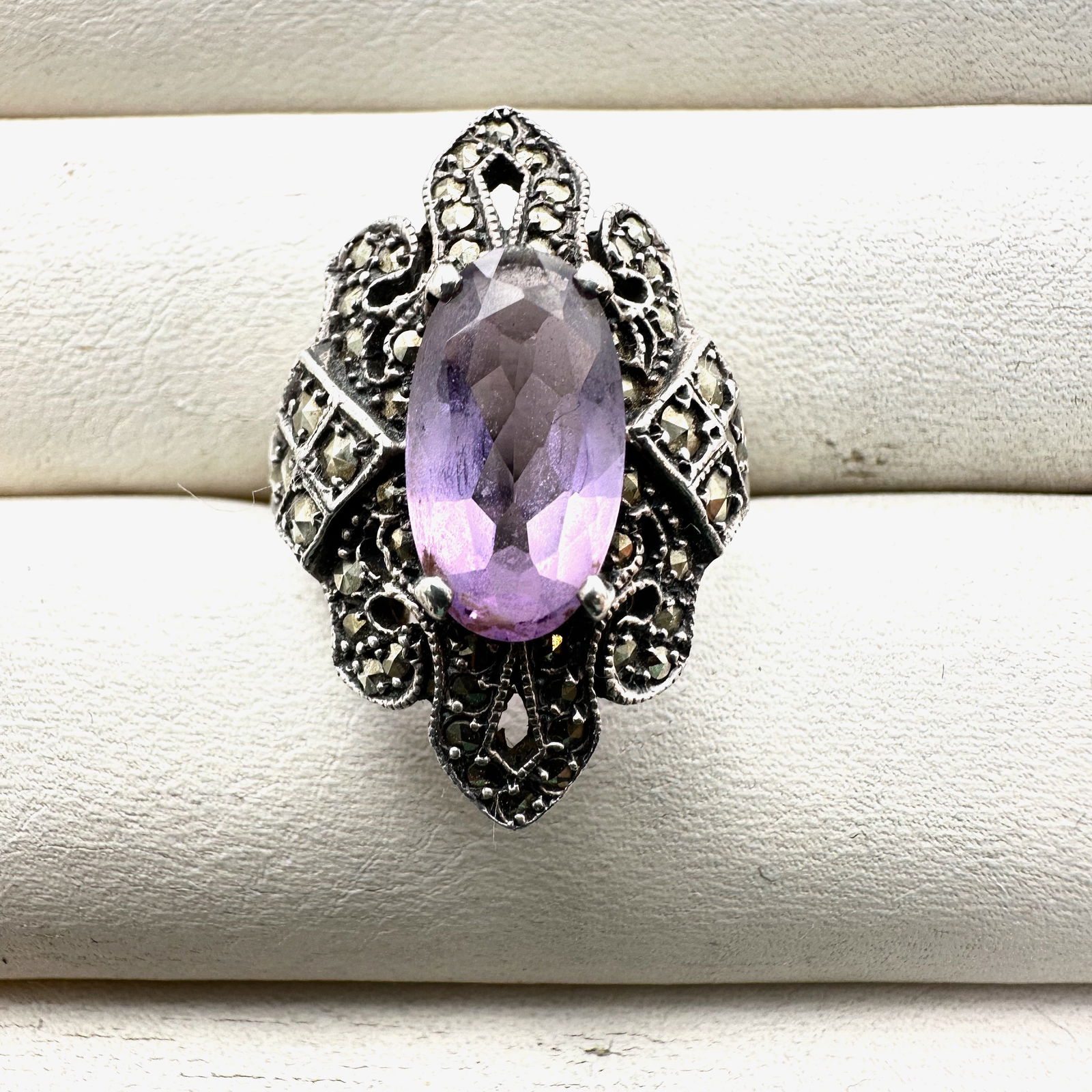 Purple Amethyst And Marcasite Sterling Silver Ring Size 6.5 (1 of 2)