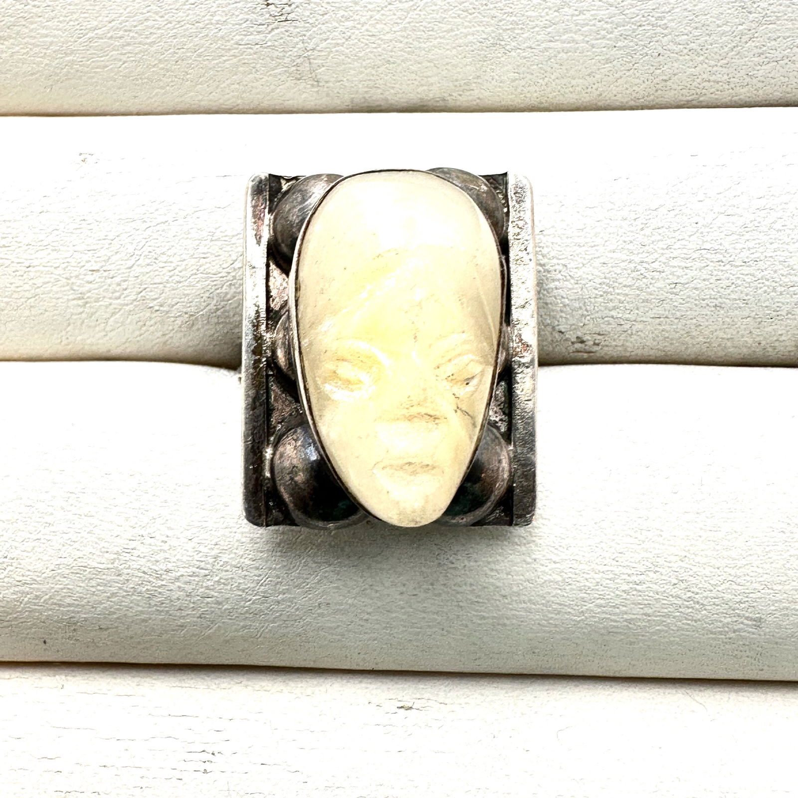 Aztec Mexico White Stone Sterling Silver Ring Size 5 Weight 8.8 Grams: Aztec Mexico White Stone Sterling Silver Ring Size 5 Weight 8.8 Grams