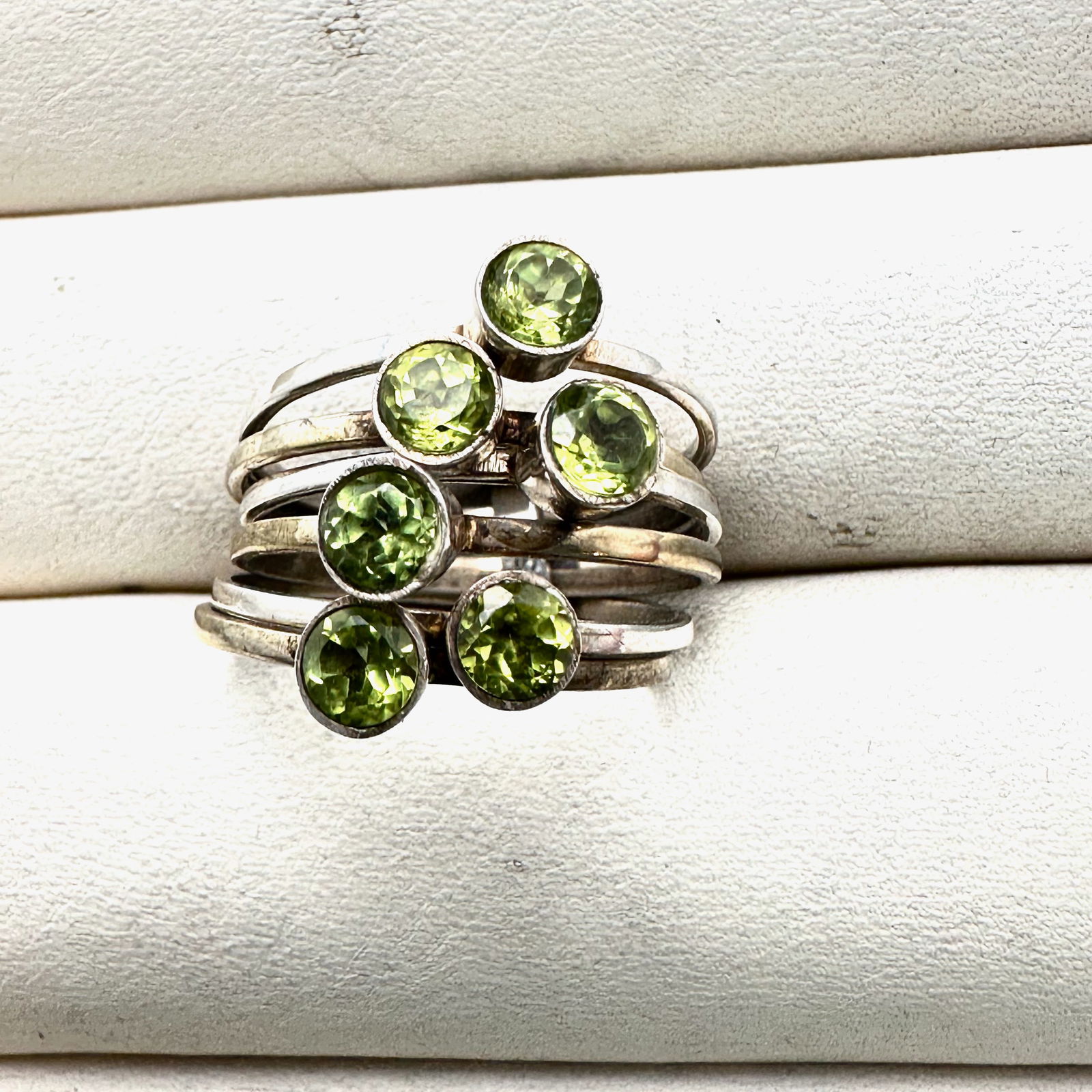 Green Peridot Gemstone Sterling Silver Stack Ring Size 8 Weight 5.7 Grams (1 of 2)