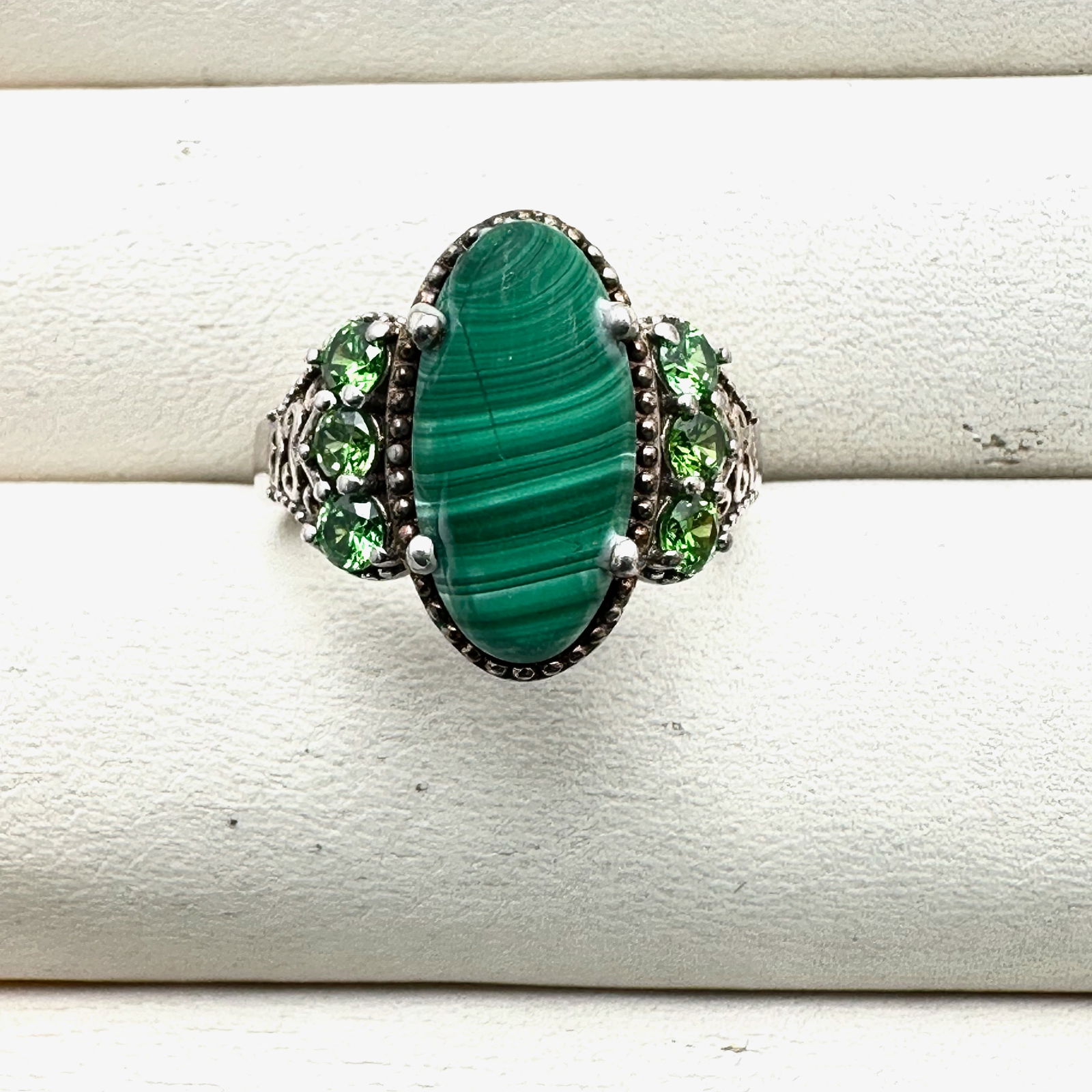 Malachite and Green Gemstone Sterling Silver Ring Size 7 Weight 5.2 Grams: Malachite and Green Gemstone Sterling Silver Ring Size 7 Weight 5.2 Grams